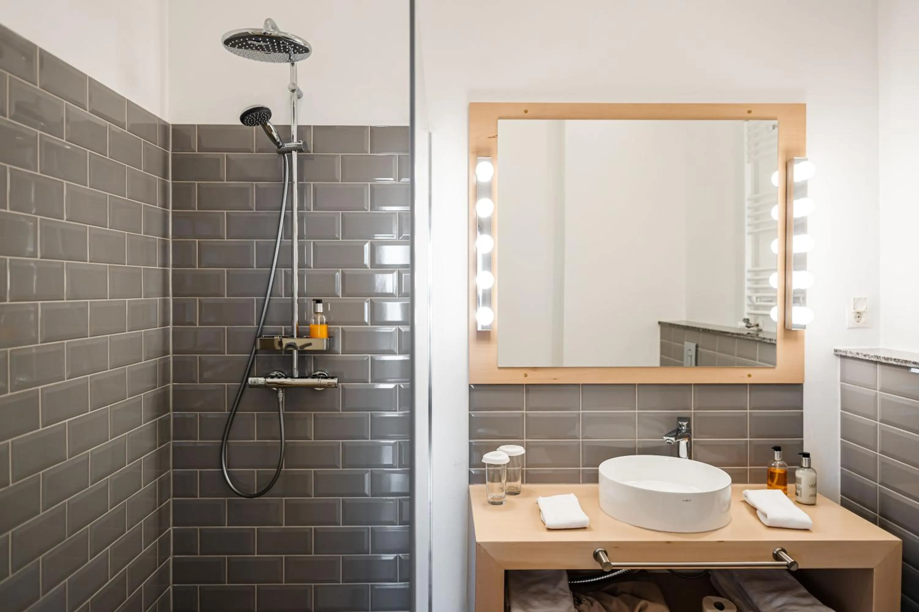 Shower in Hotel Casa Luxemburg