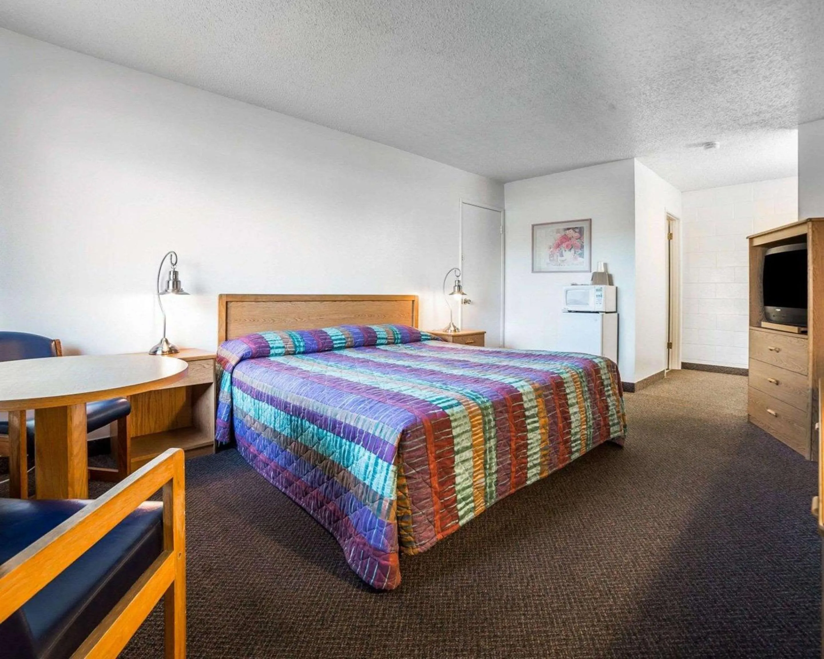 Photo of the whole room in Rodeway Inn & Suites