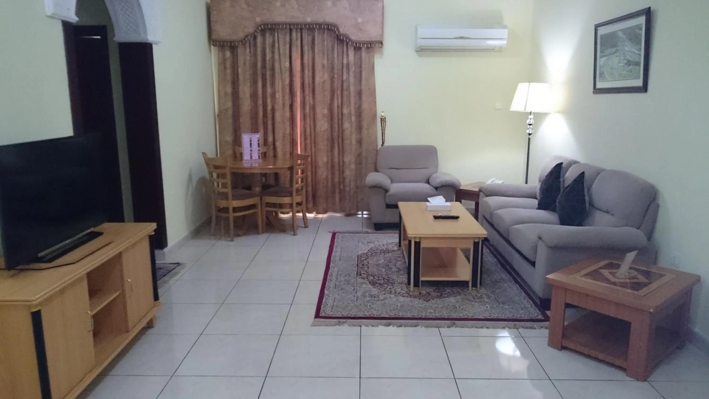 TV and multimedia in Muscat International Hotel