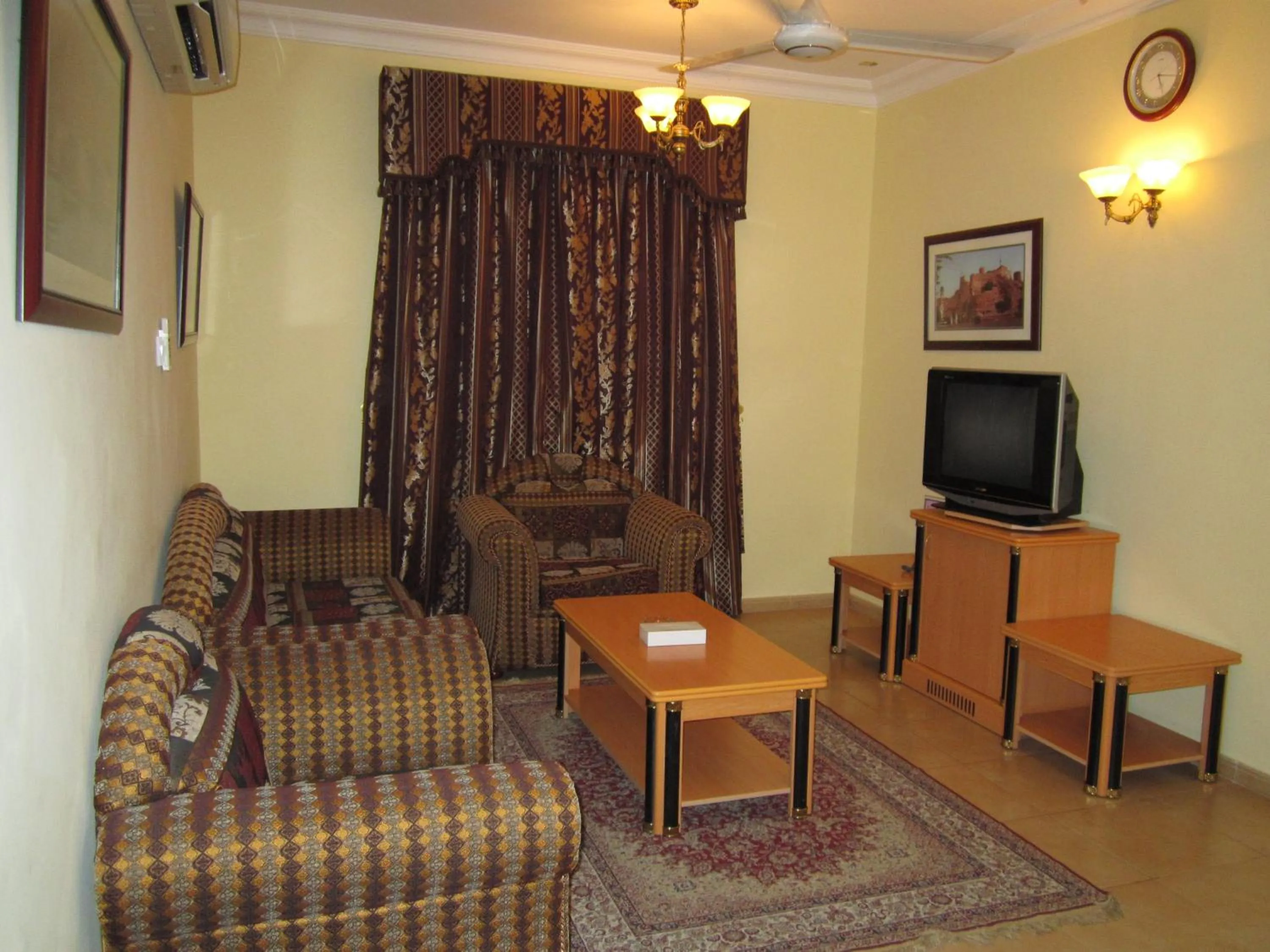 Living room in Muscat International Hotel