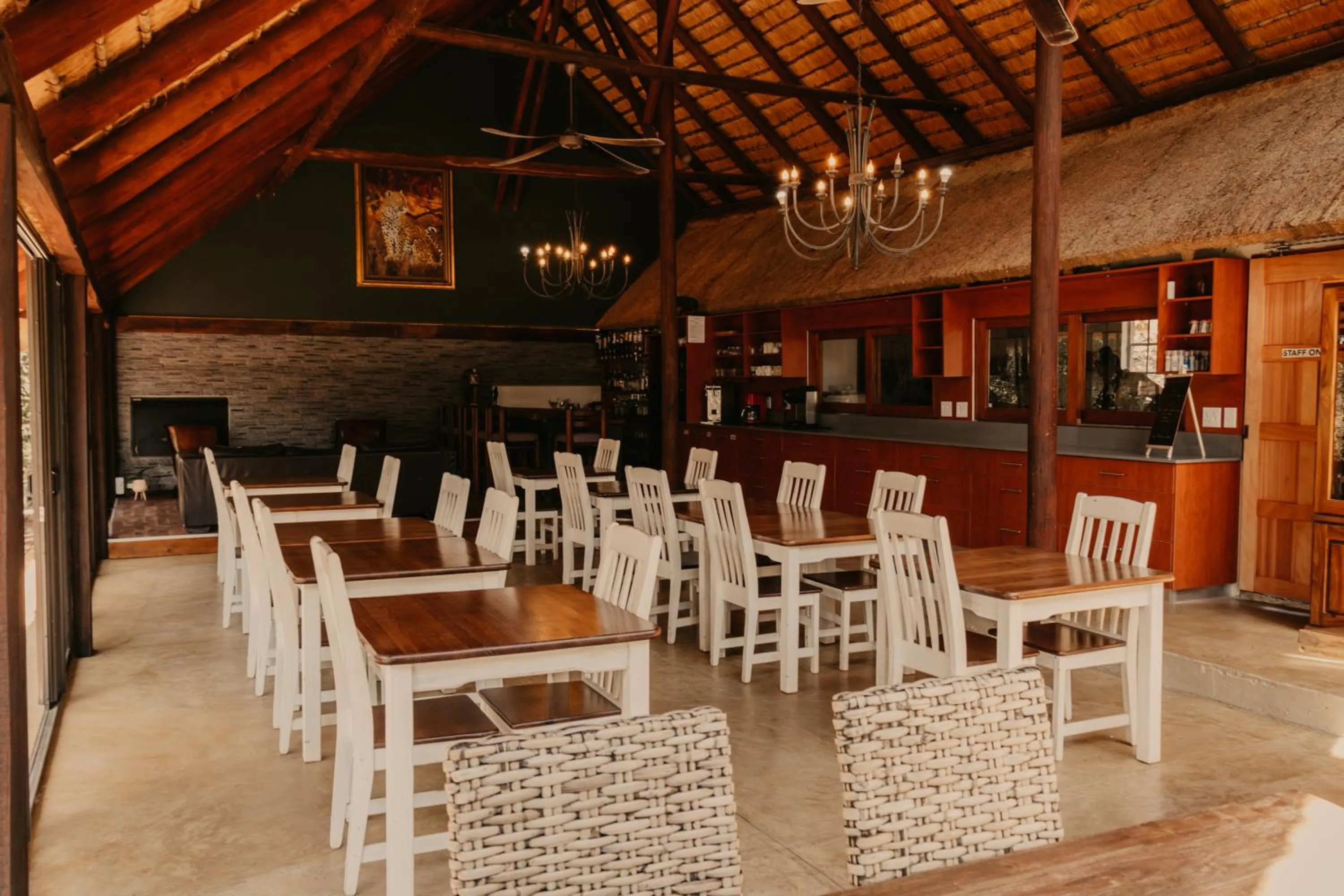 Restaurant/places to eat in Panzi Lodge