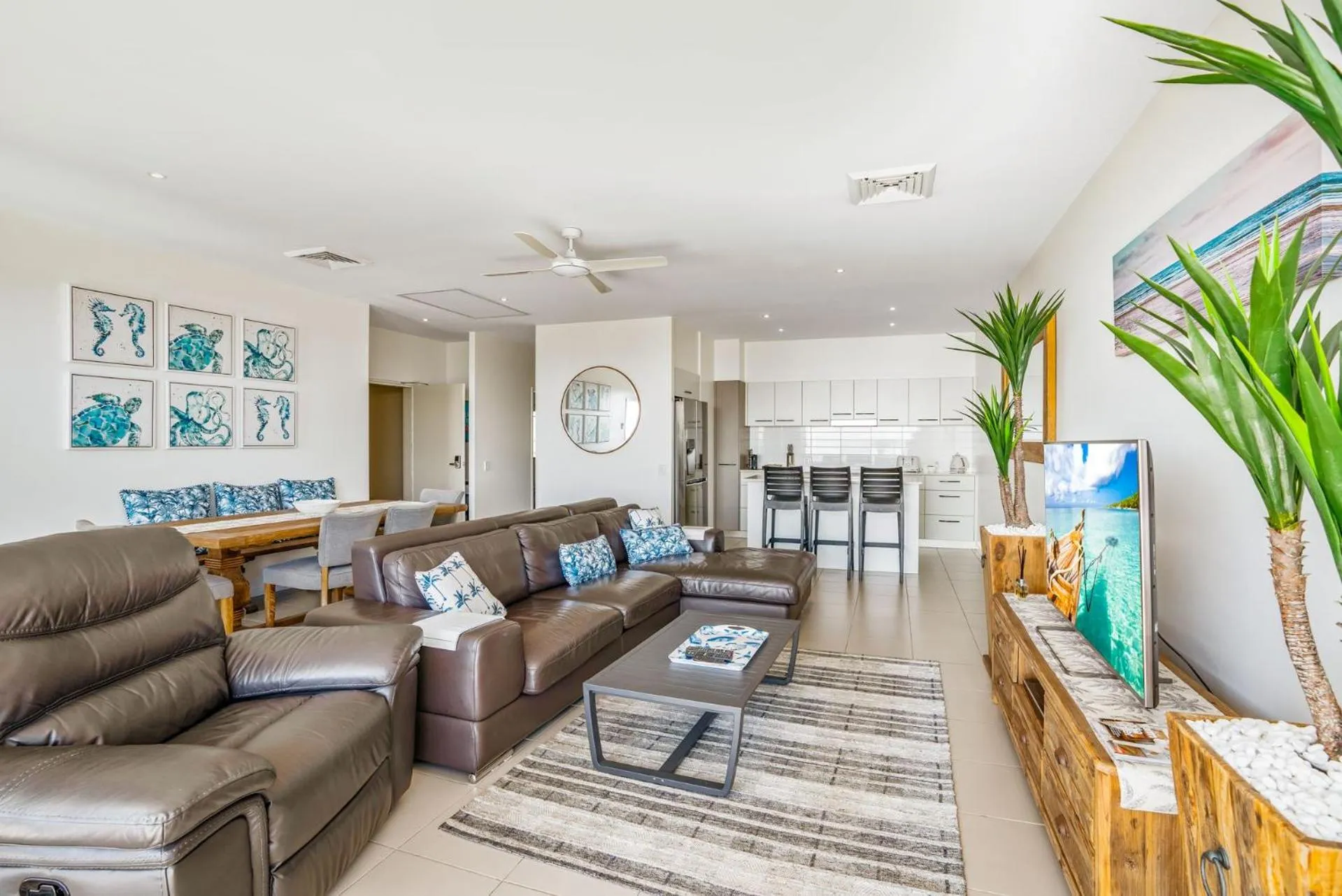 Living room in Rainbow Sea Resort