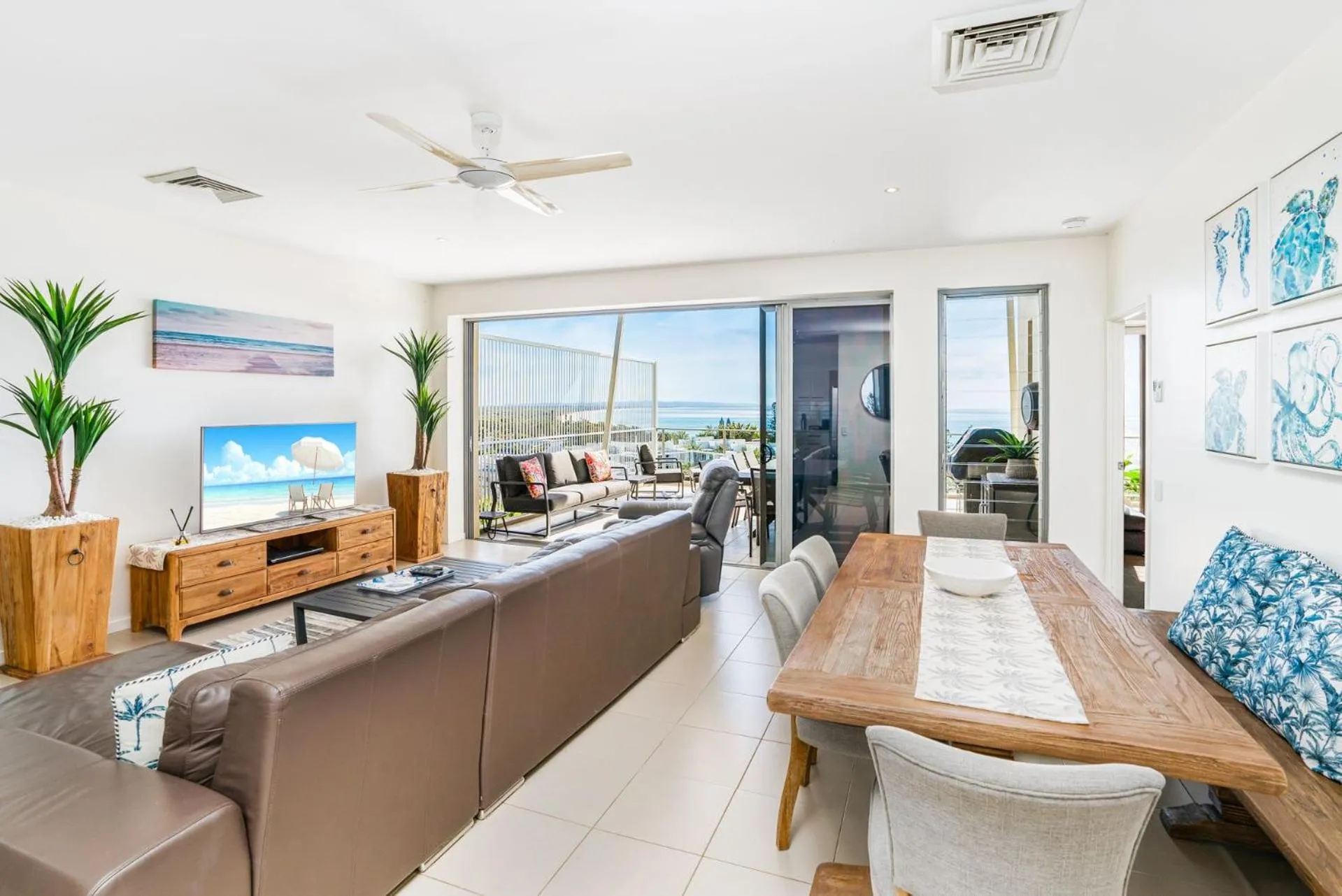 Living room in Rainbow Sea Resort