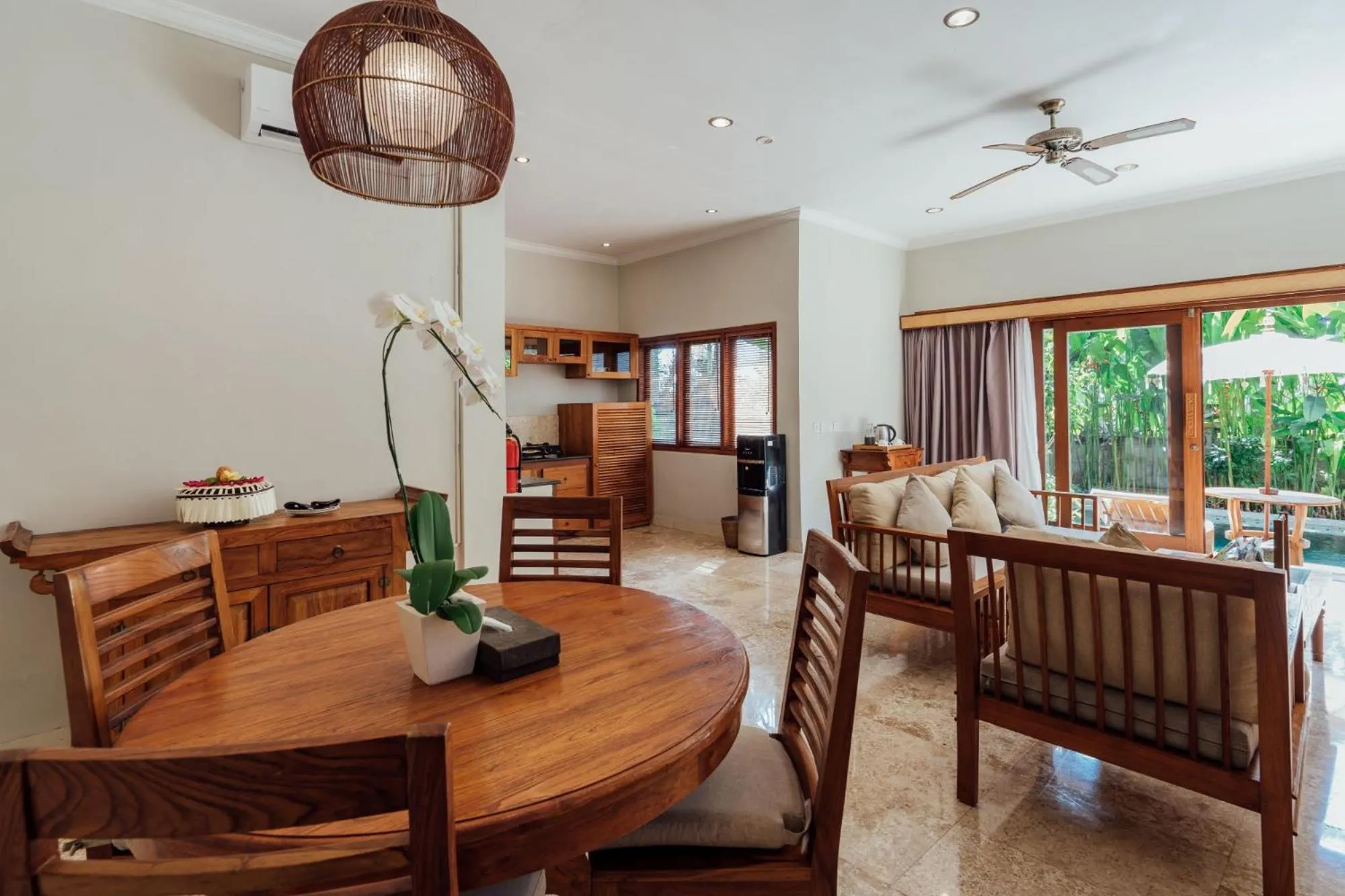 Living room in Desa Swan Villas & SPA, Keramas