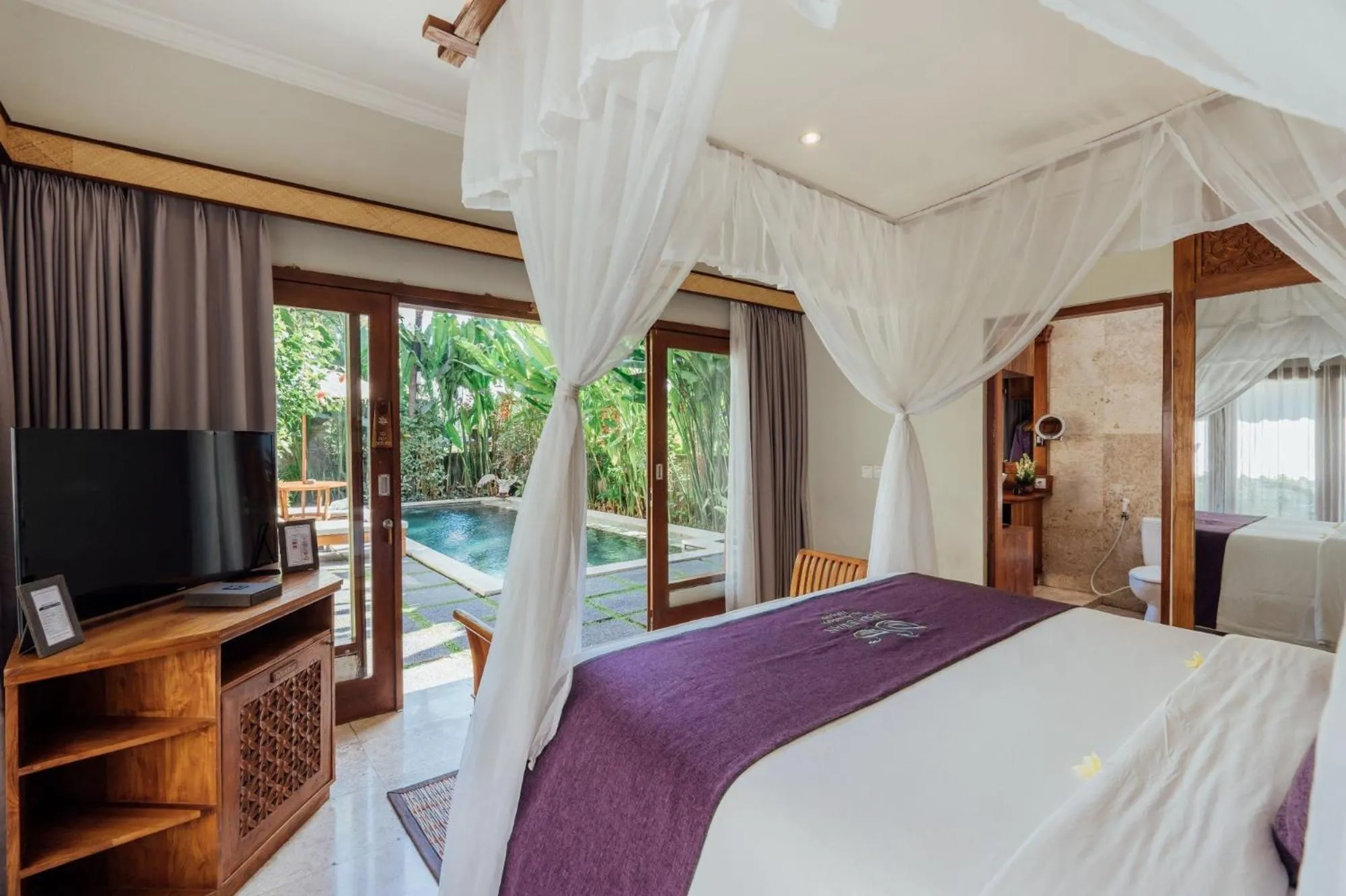 Bedroom, Bed in Desa Swan Villas & SPA, Keramas