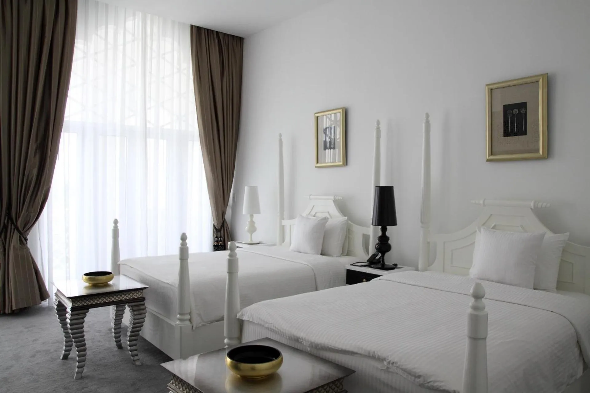 Bedroom, Bed in Chloe Gallery