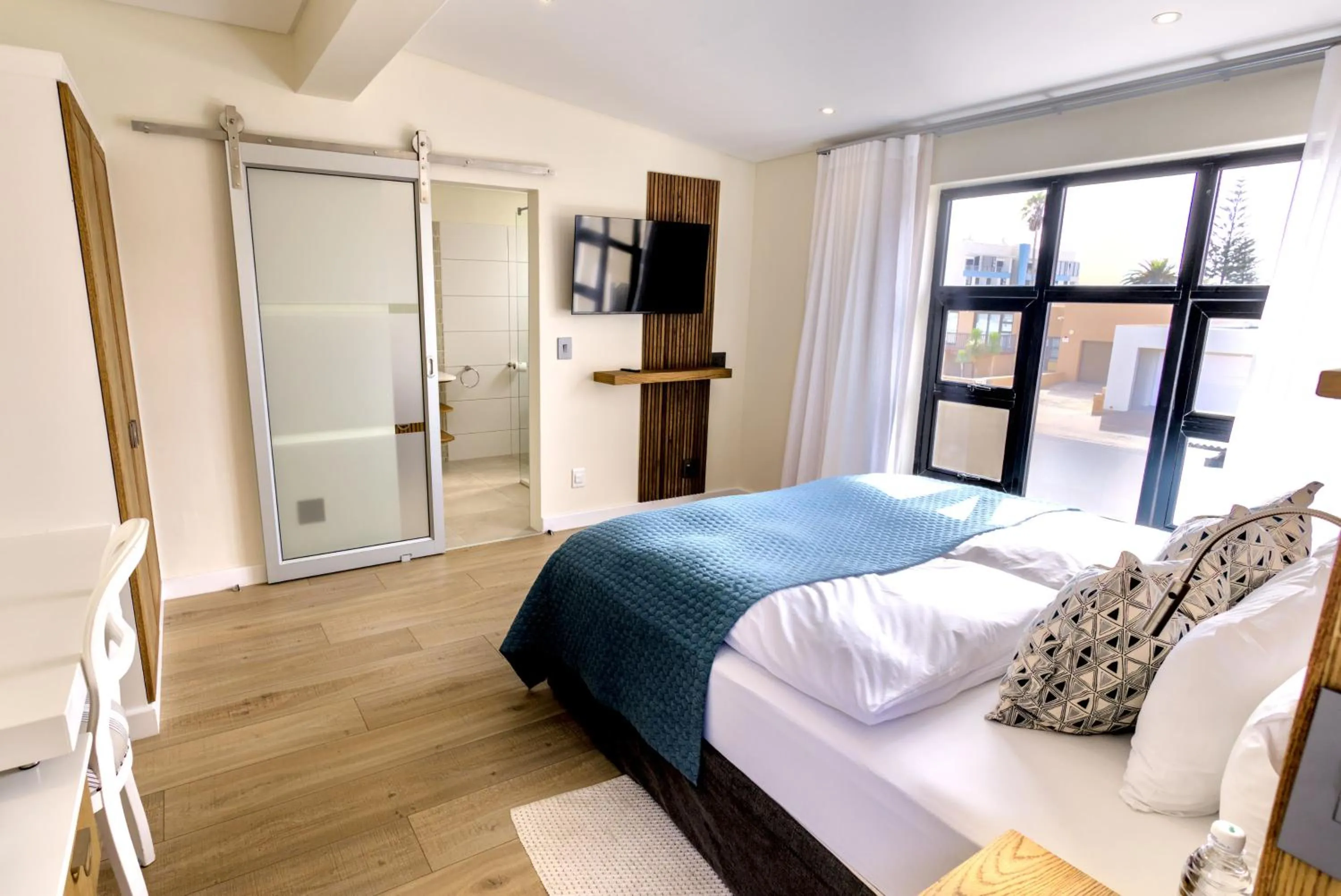 Bed in Oyster Box Guesthouse