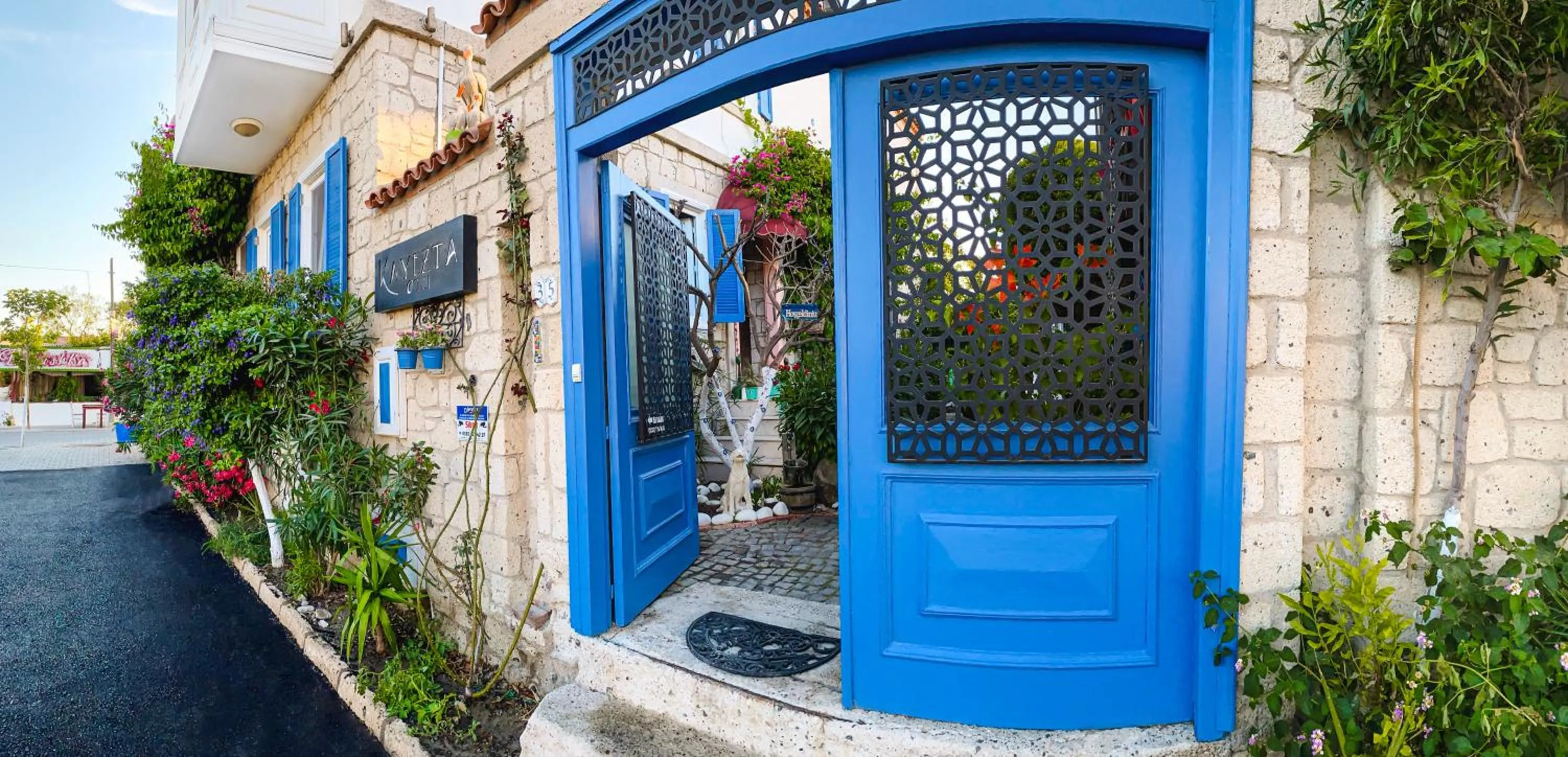 Facade/entrance in Alacati Kayezta Hotel