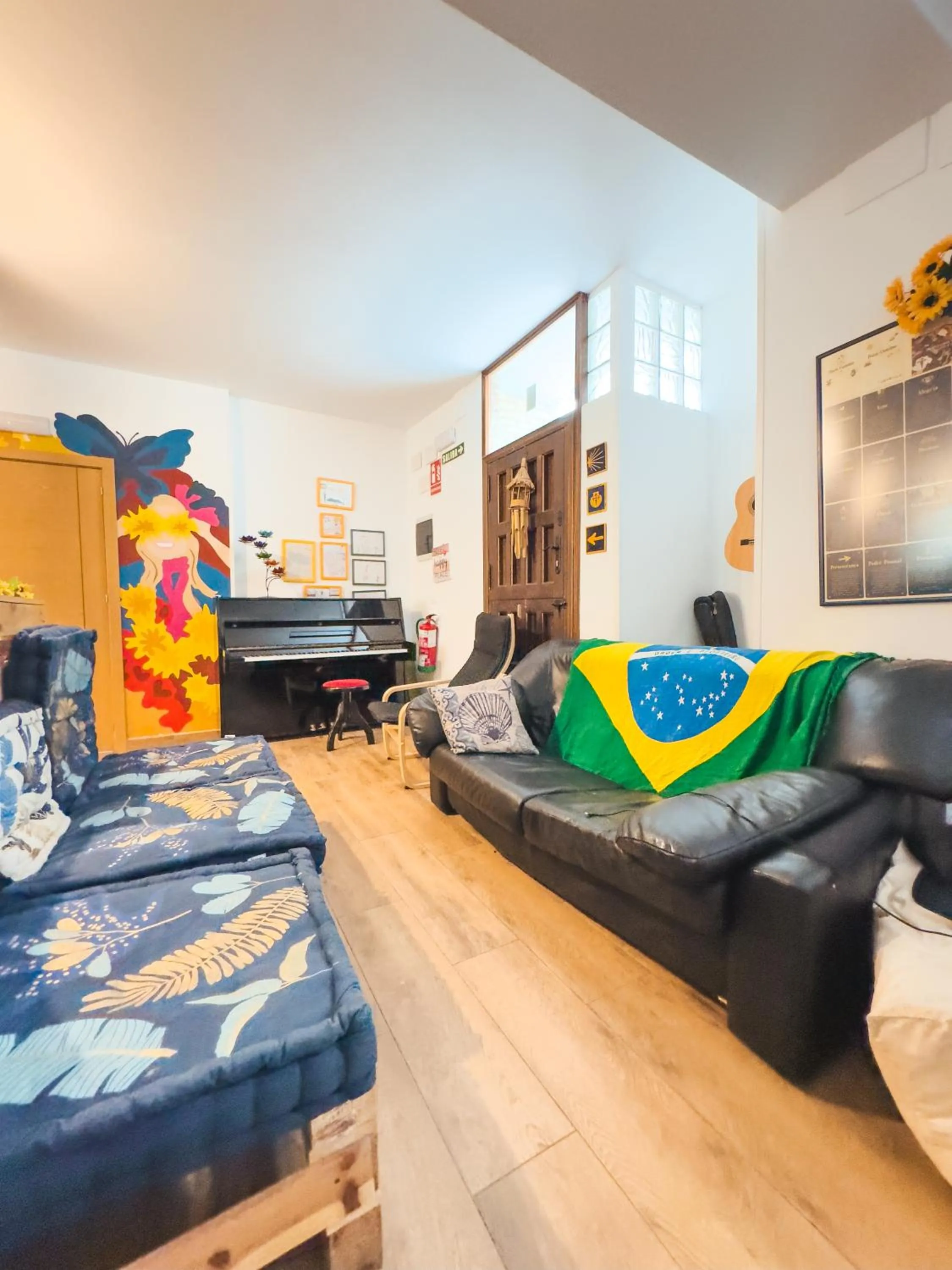 Living room, Bed in Albergue Estrella Guia