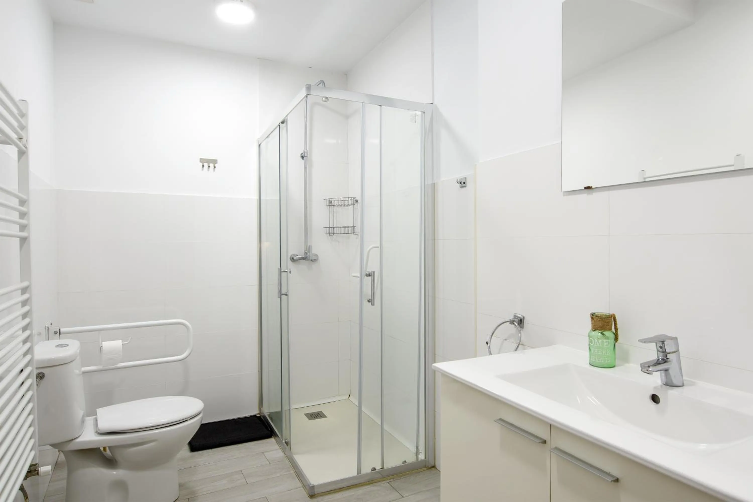 Shower in Albergue Estrella Guia