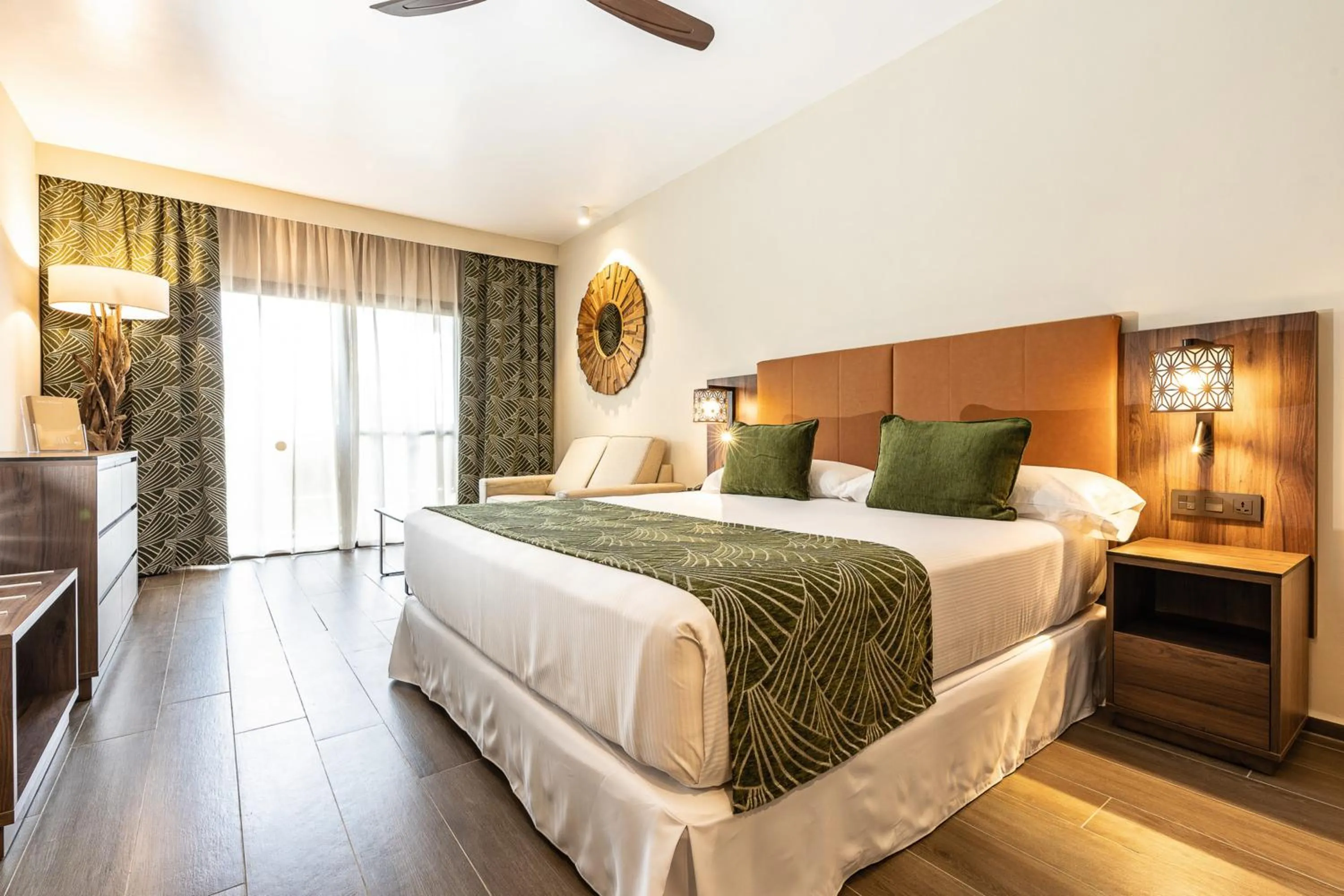 Photo of the whole room, Bed in Riu Palace Zanzibar - All Inclusive