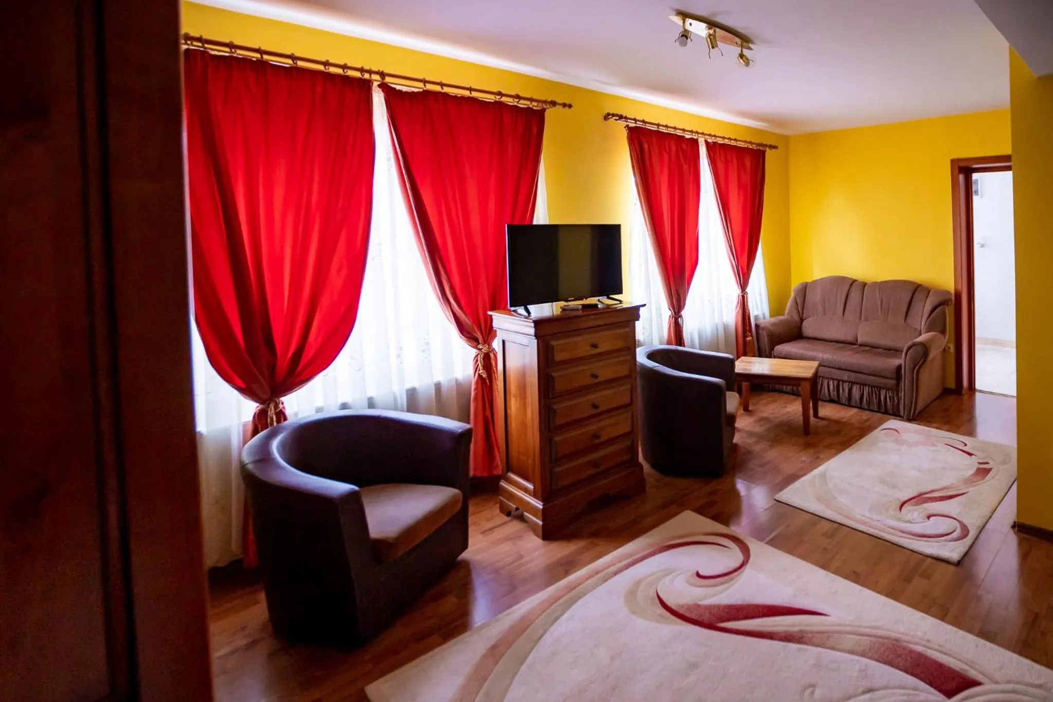 TV and multimedia, Bed in Noroc si Fericire