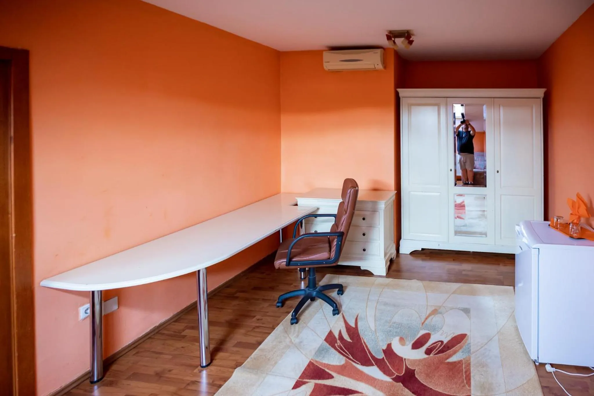 Seating area in Noroc si Fericire