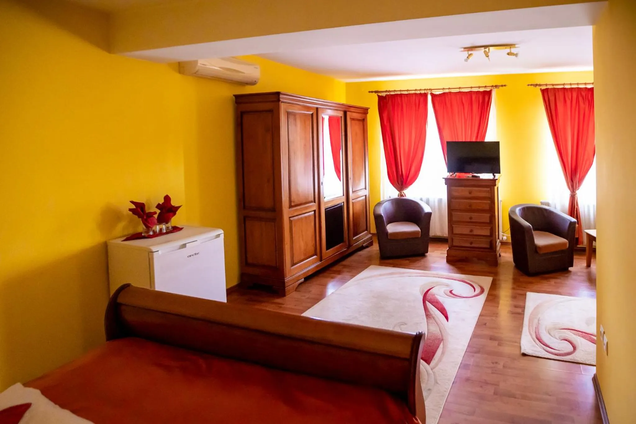 TV and multimedia, Bed in Noroc si Fericire