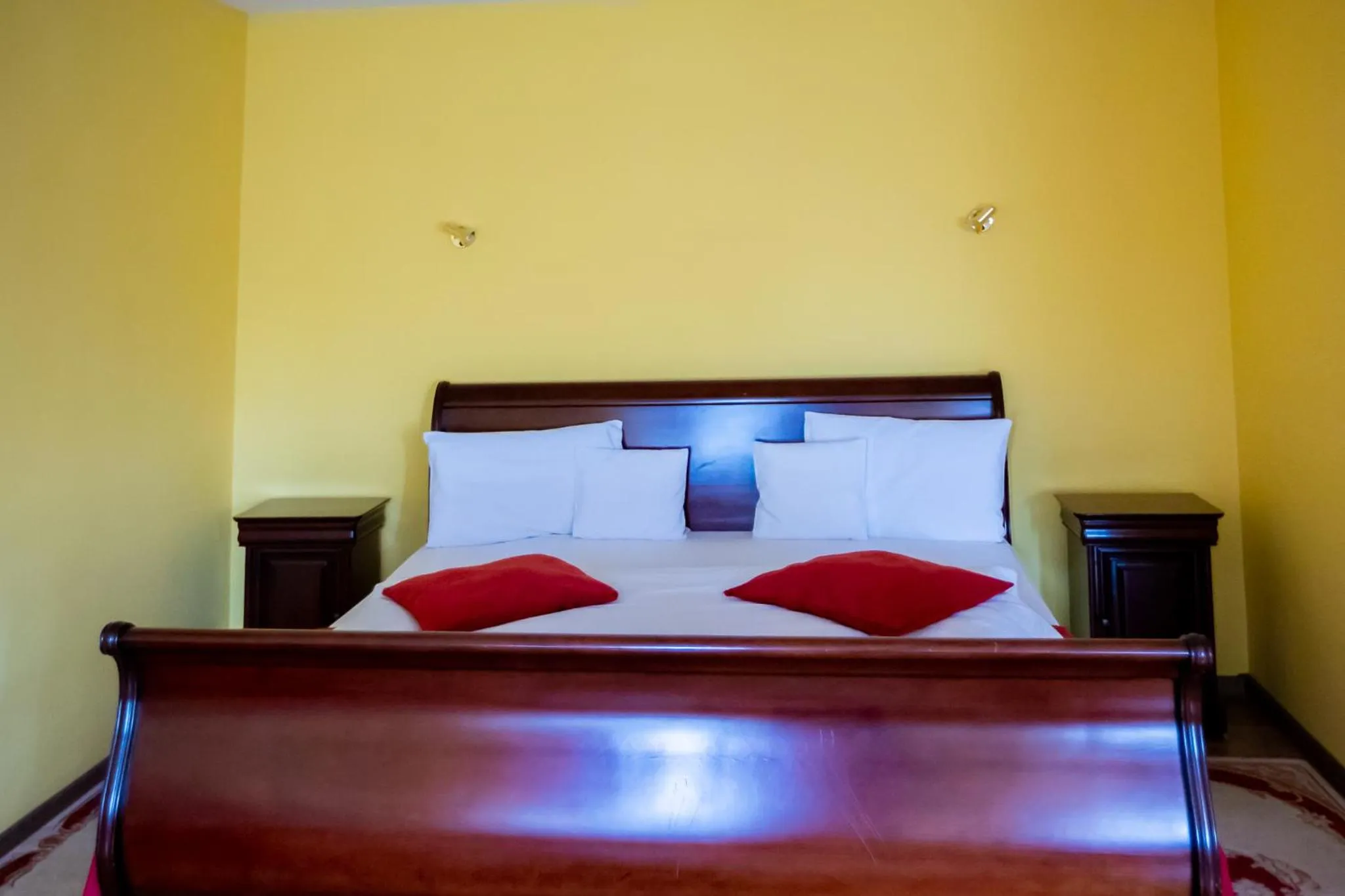 Bed in Noroc si Fericire