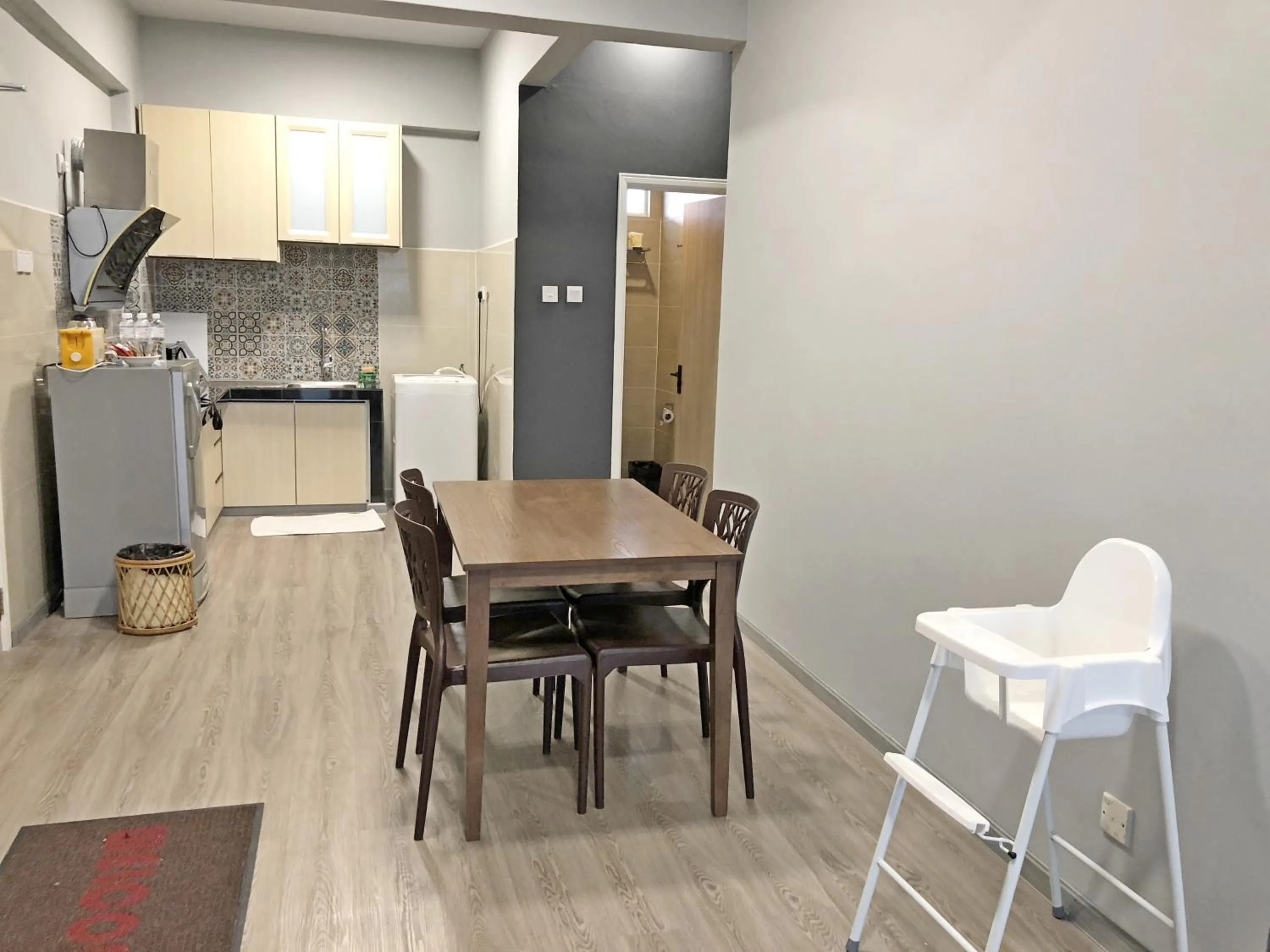 Dining area in Seaview Apartment