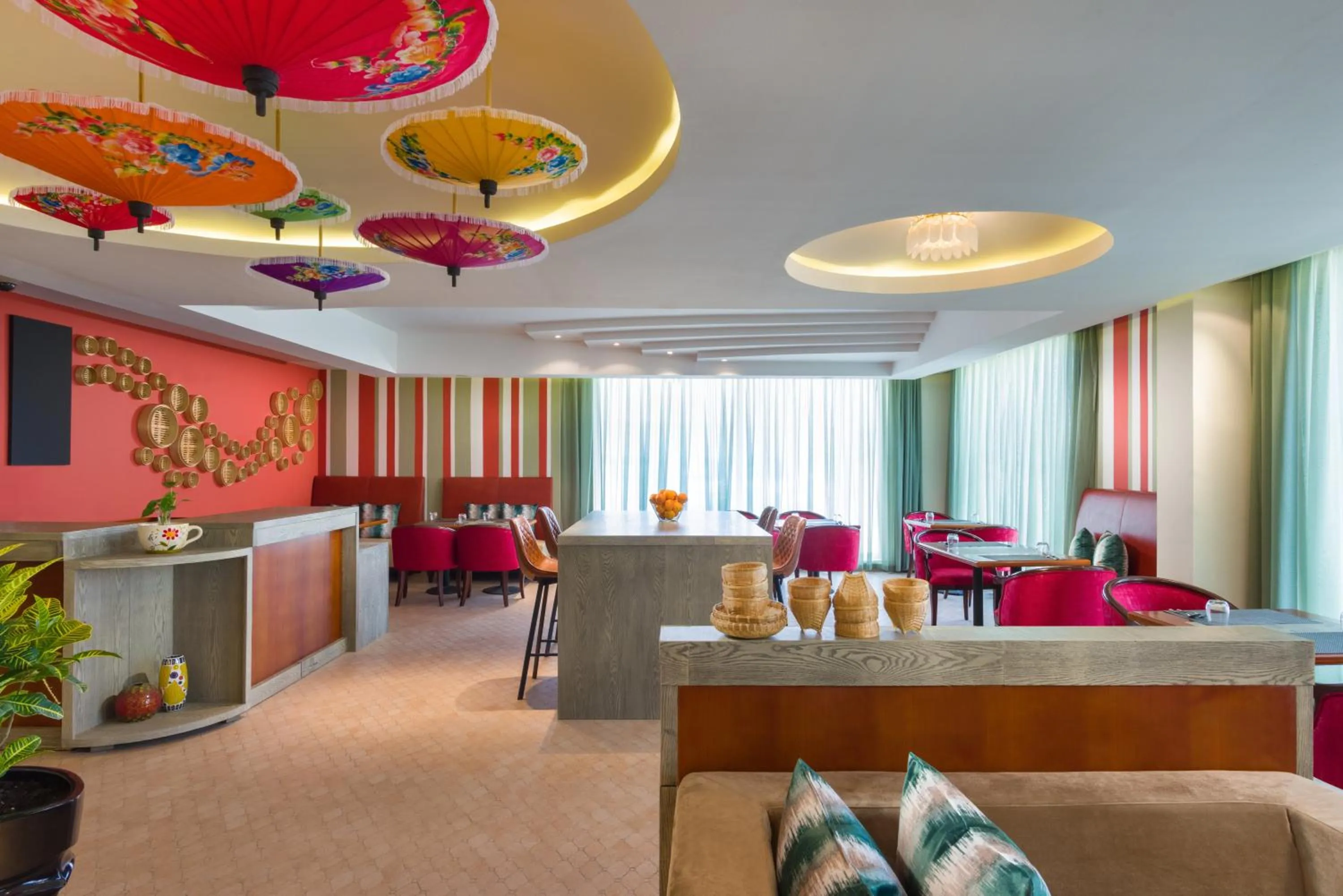 Restaurant/places to eat in Centara Life Muscat Dunes Hotel