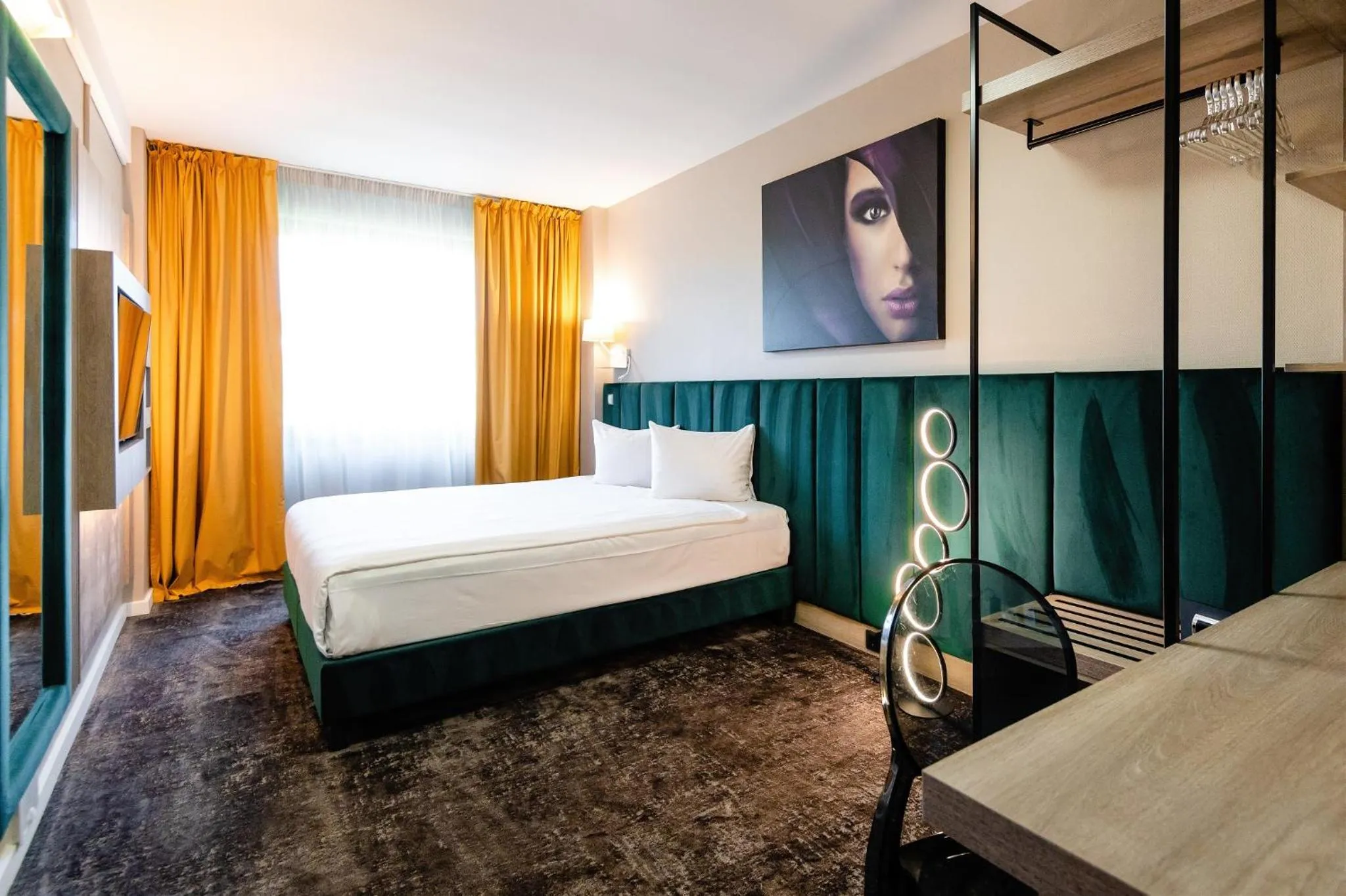 Bed in Business Hotel Conference Center & Spa