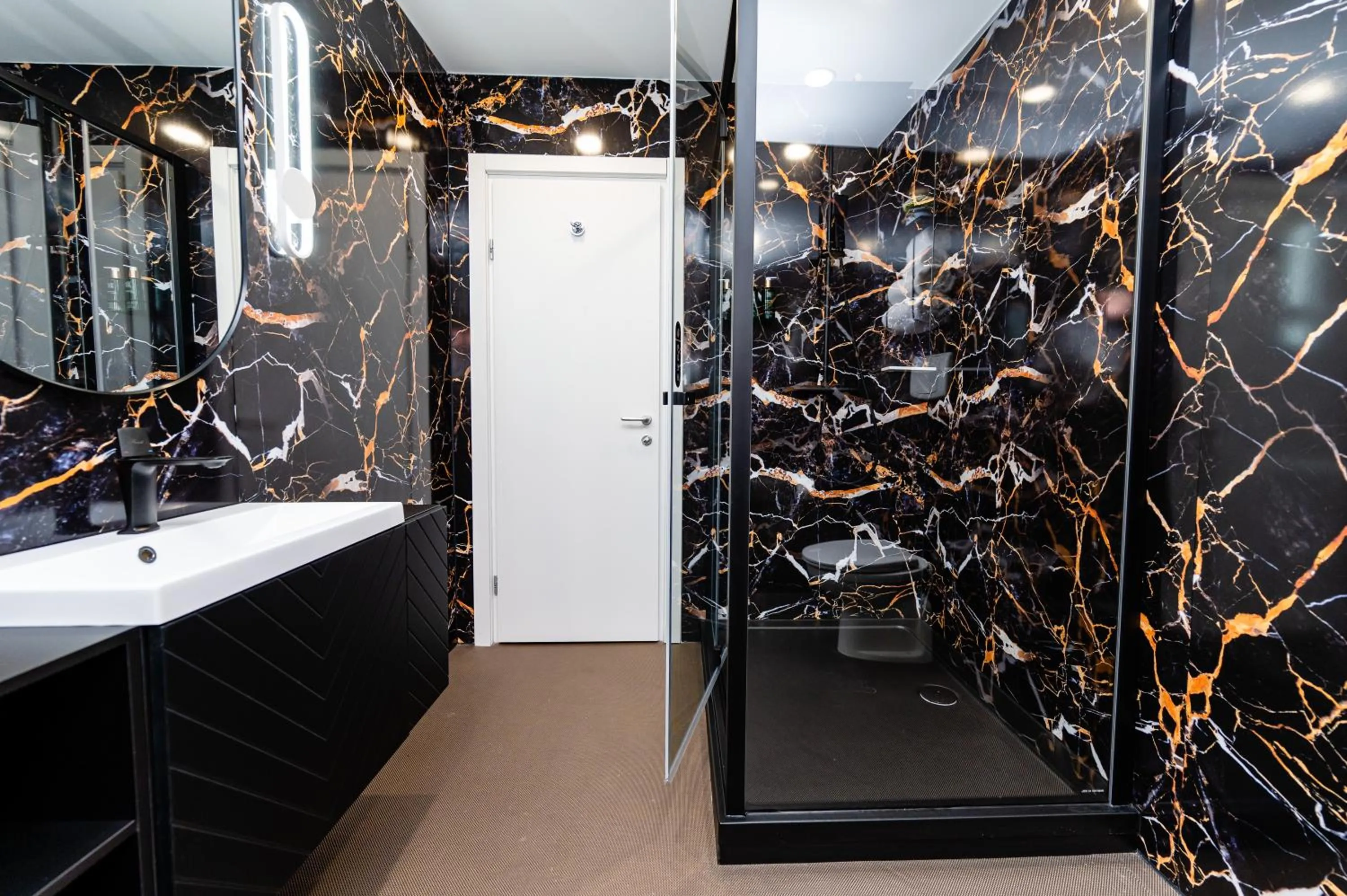 Business Hotel Conference Center & Spa