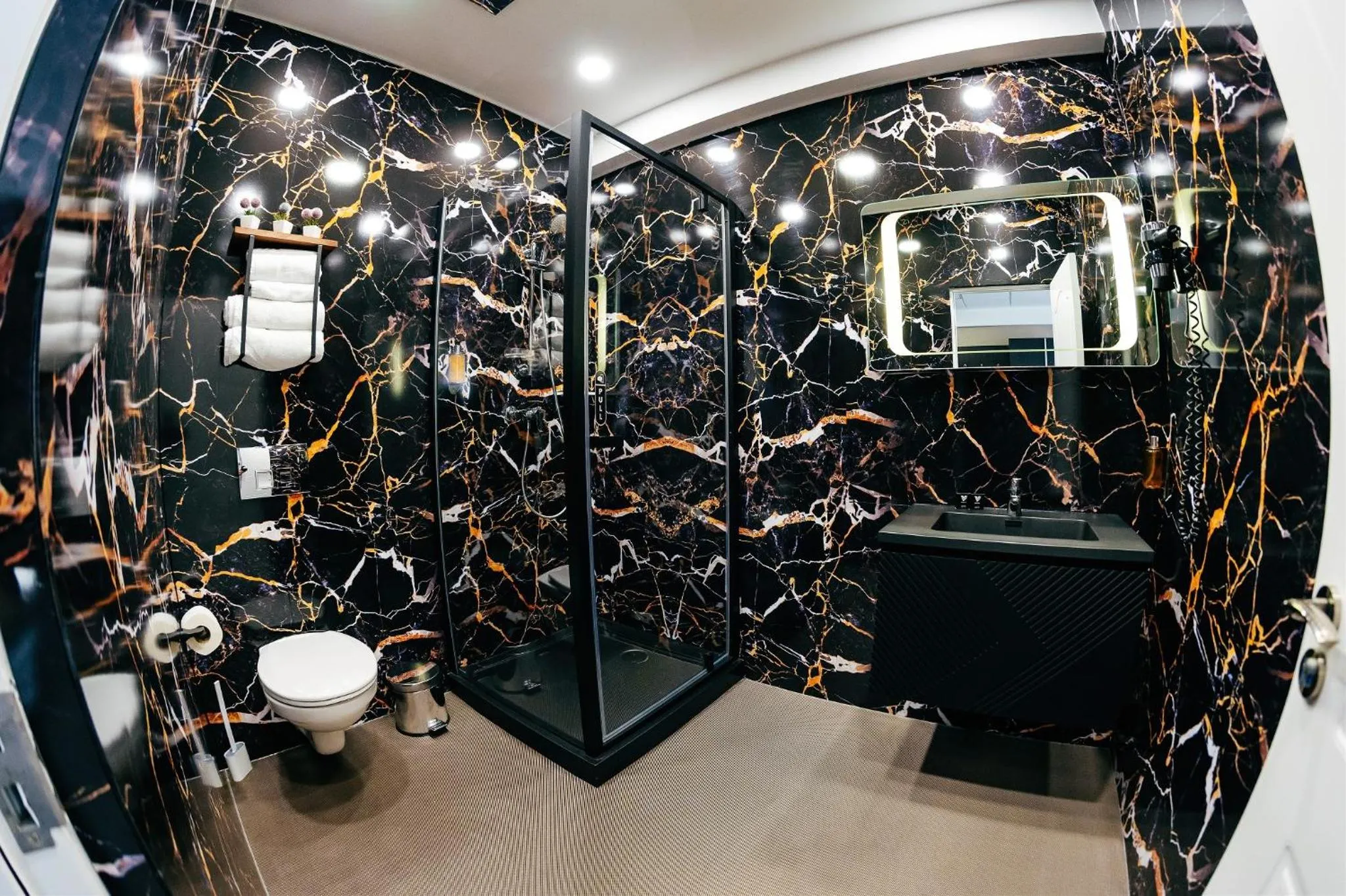 Business Hotel Conference Center & Spa