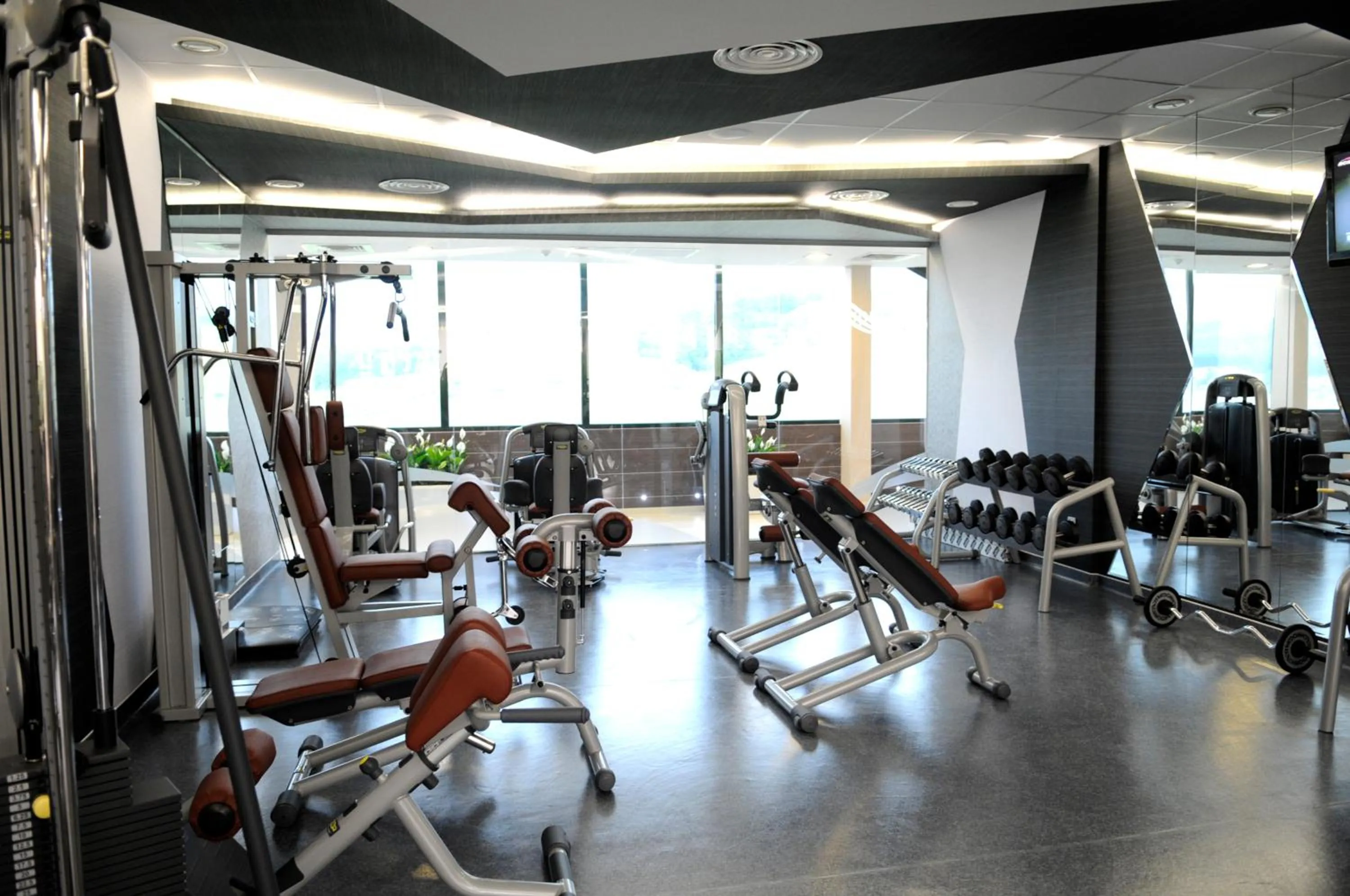 Fitness centre/facilities in Business Hotel Conference Center & Spa