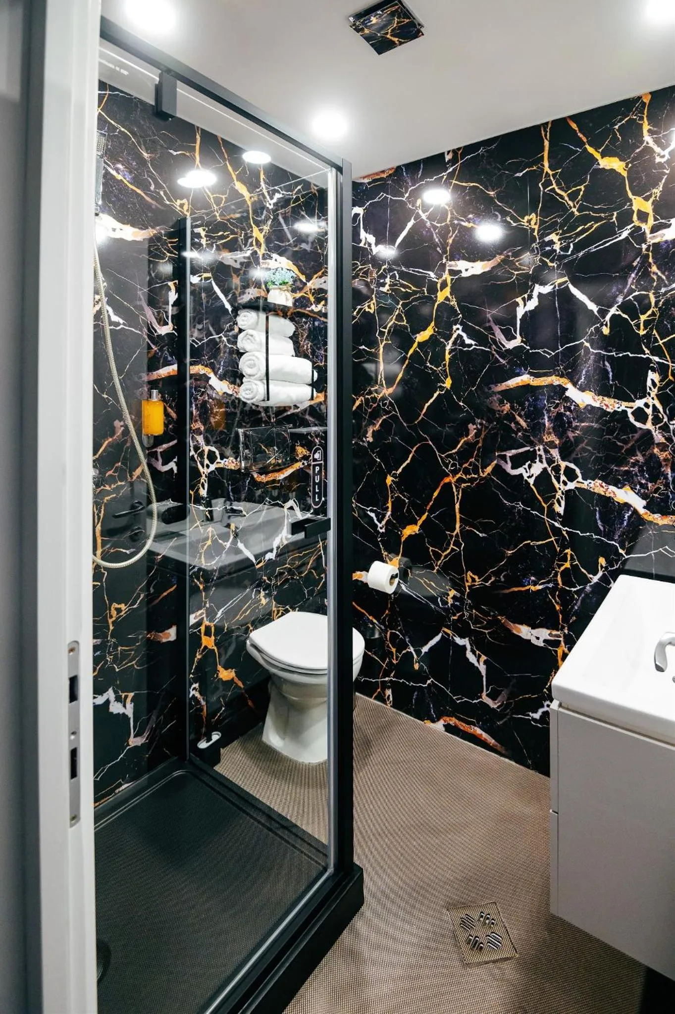 Business Hotel Conference Center & Spa