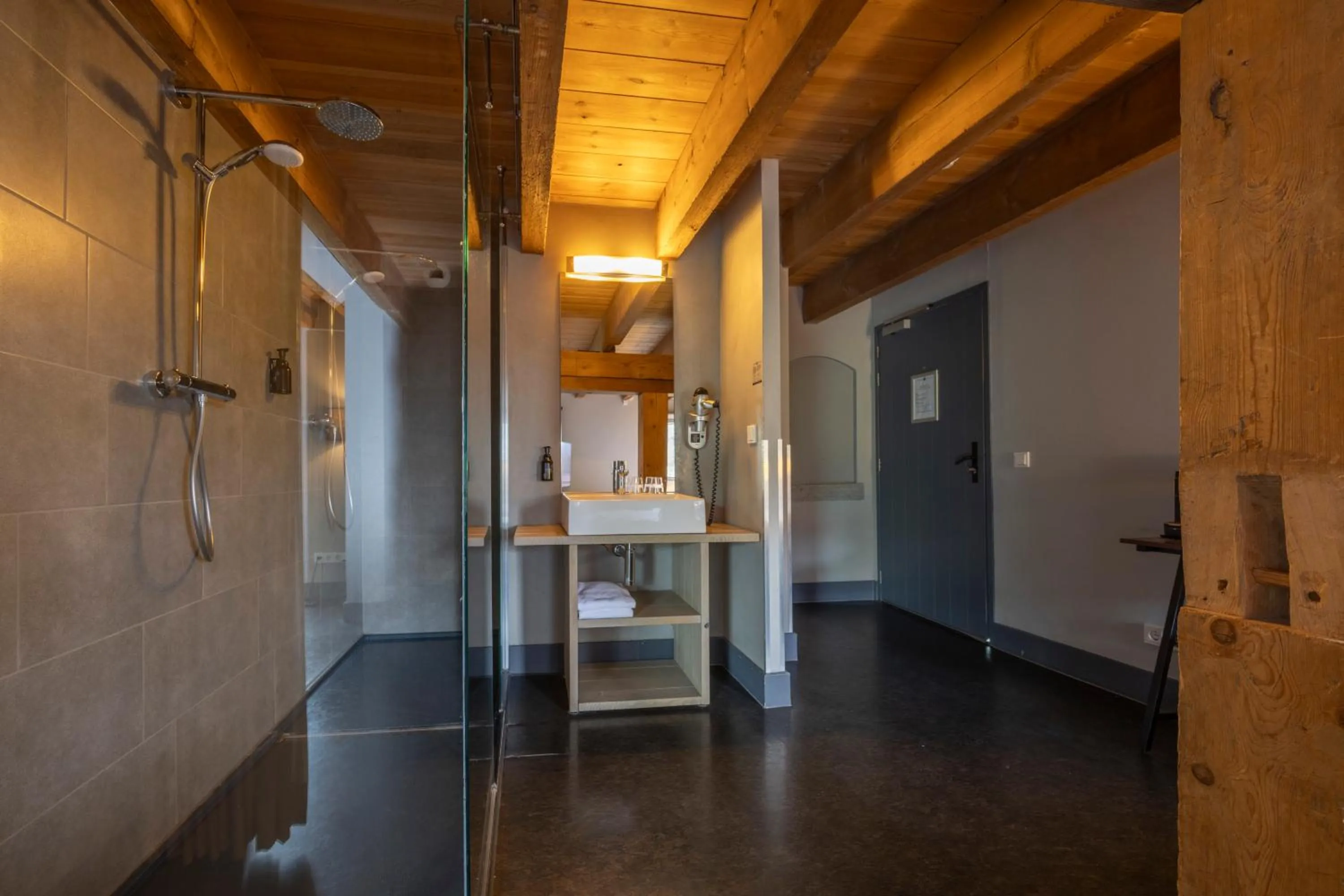 Bathroom in Fletcher Hotel-Restaurant Kasteel Coevorden