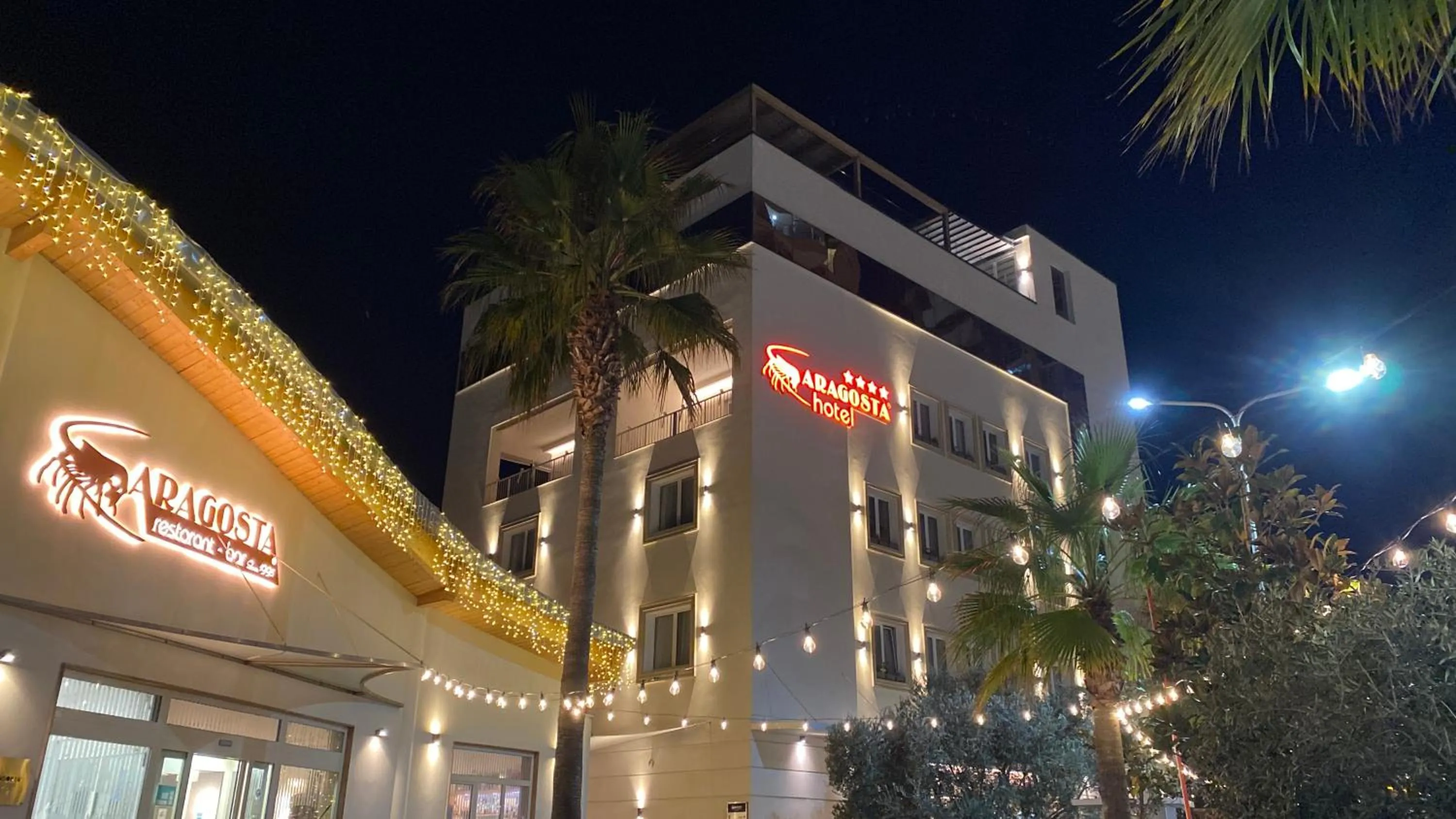 Facade/entrance in Aragosta Hotel