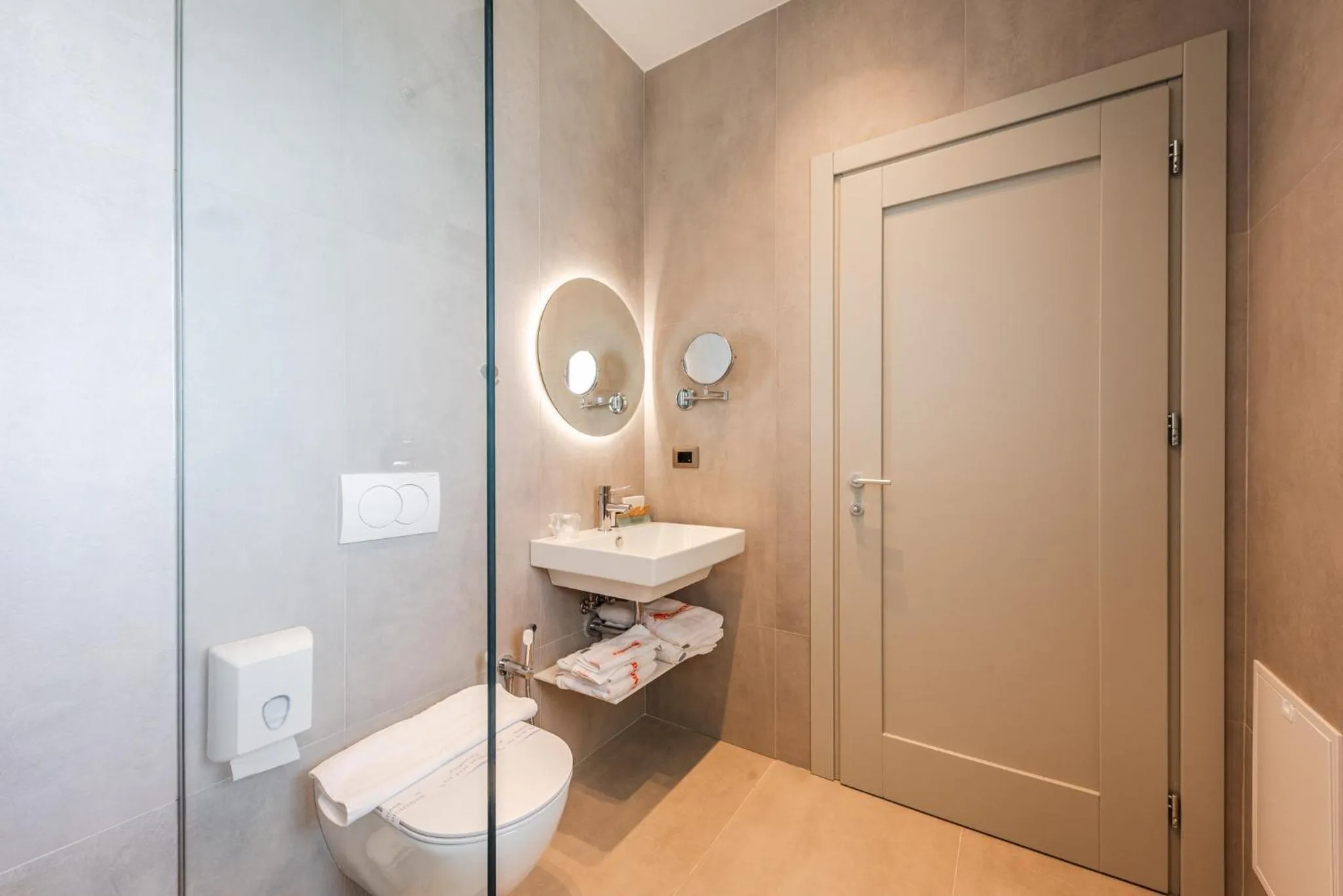 Shower in Aragosta Hotel