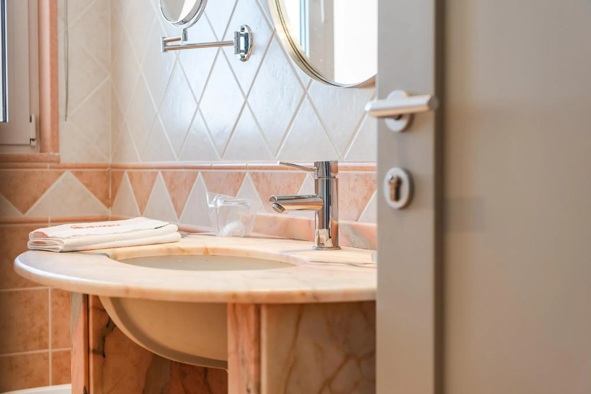 Bathroom in Aragosta Hotel