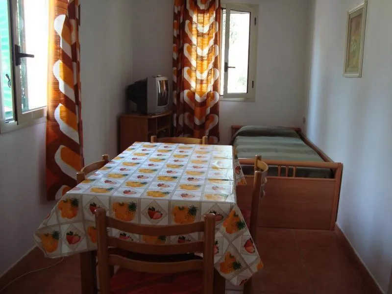 Dining area, Bed in Residence Alba