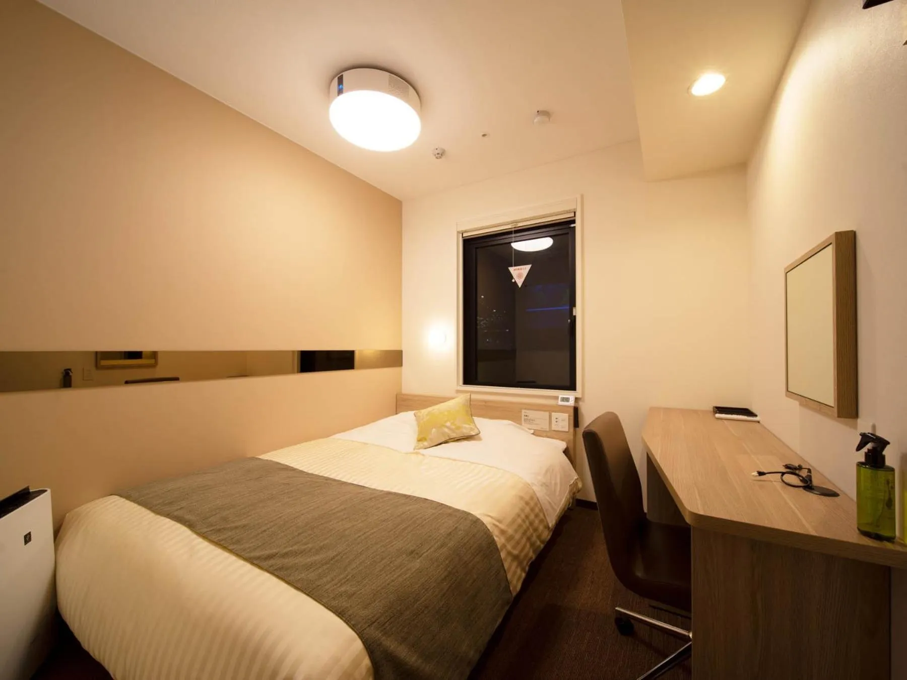 Bed in Super Hotel Tokyo Hamamatsucho