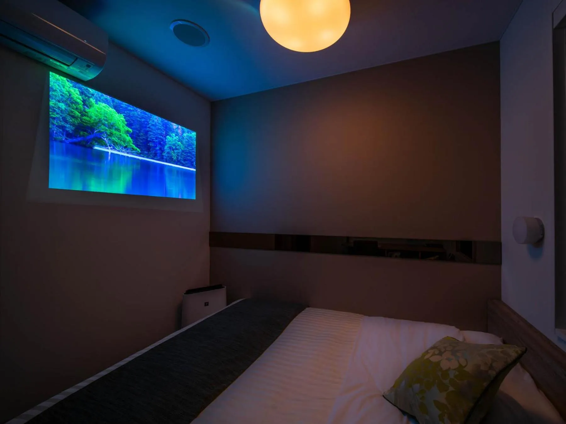 Photo of the whole room, Bed in Super Hotel Tokyo Hamamatsucho