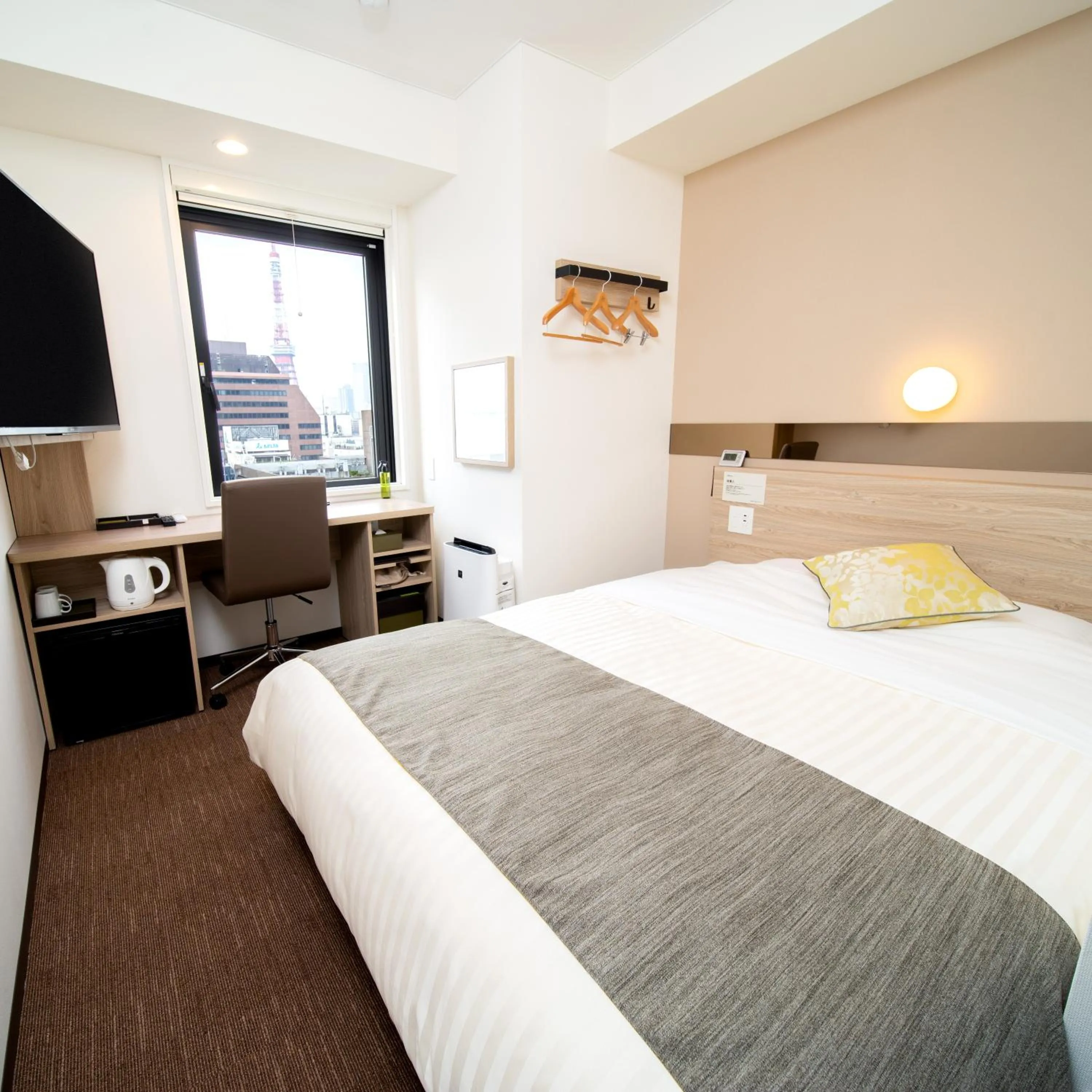 Bed in Super Hotel Tokyo Hamamatsucho