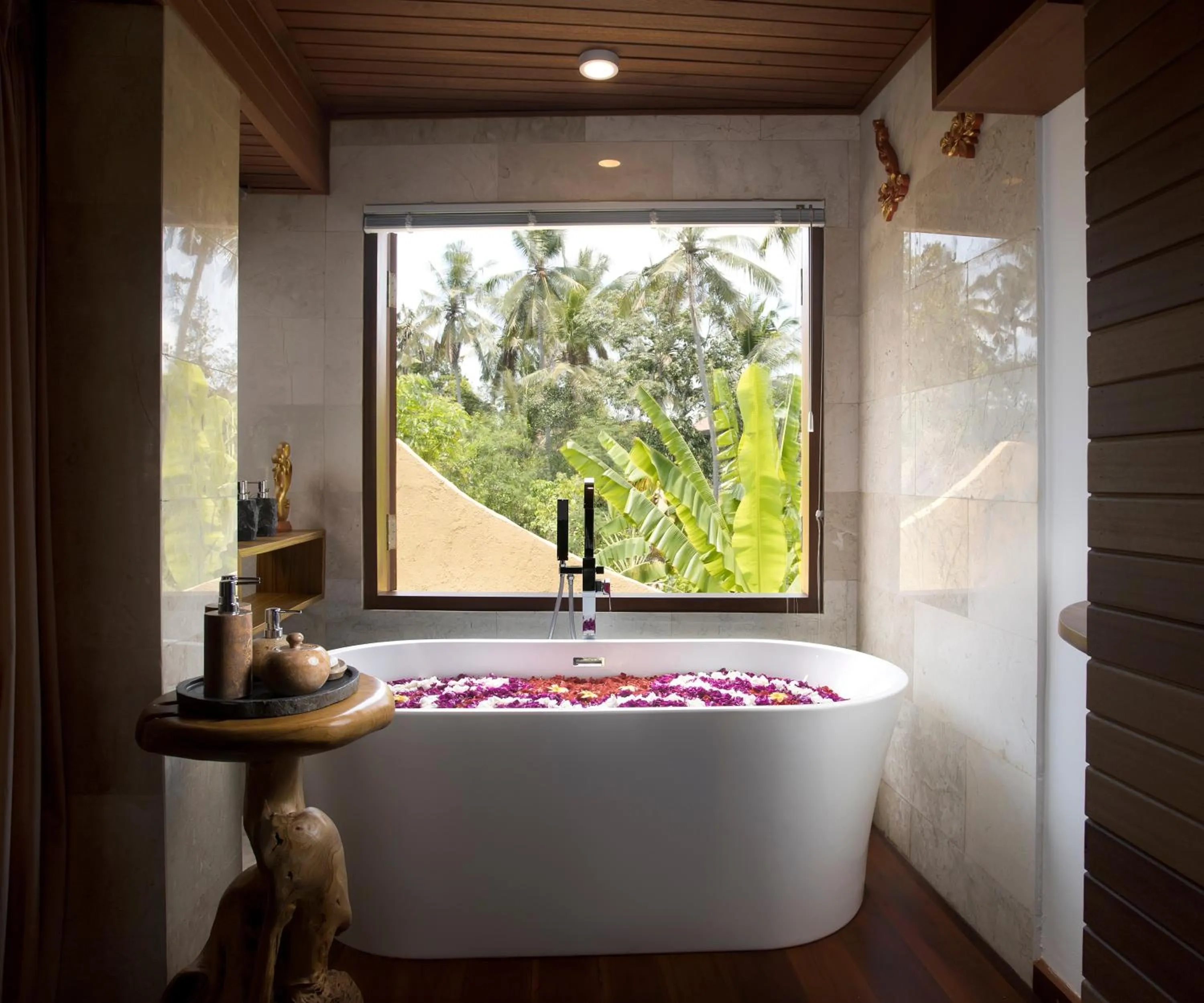 Bathroom, Bed in Green Field Resort Ubud