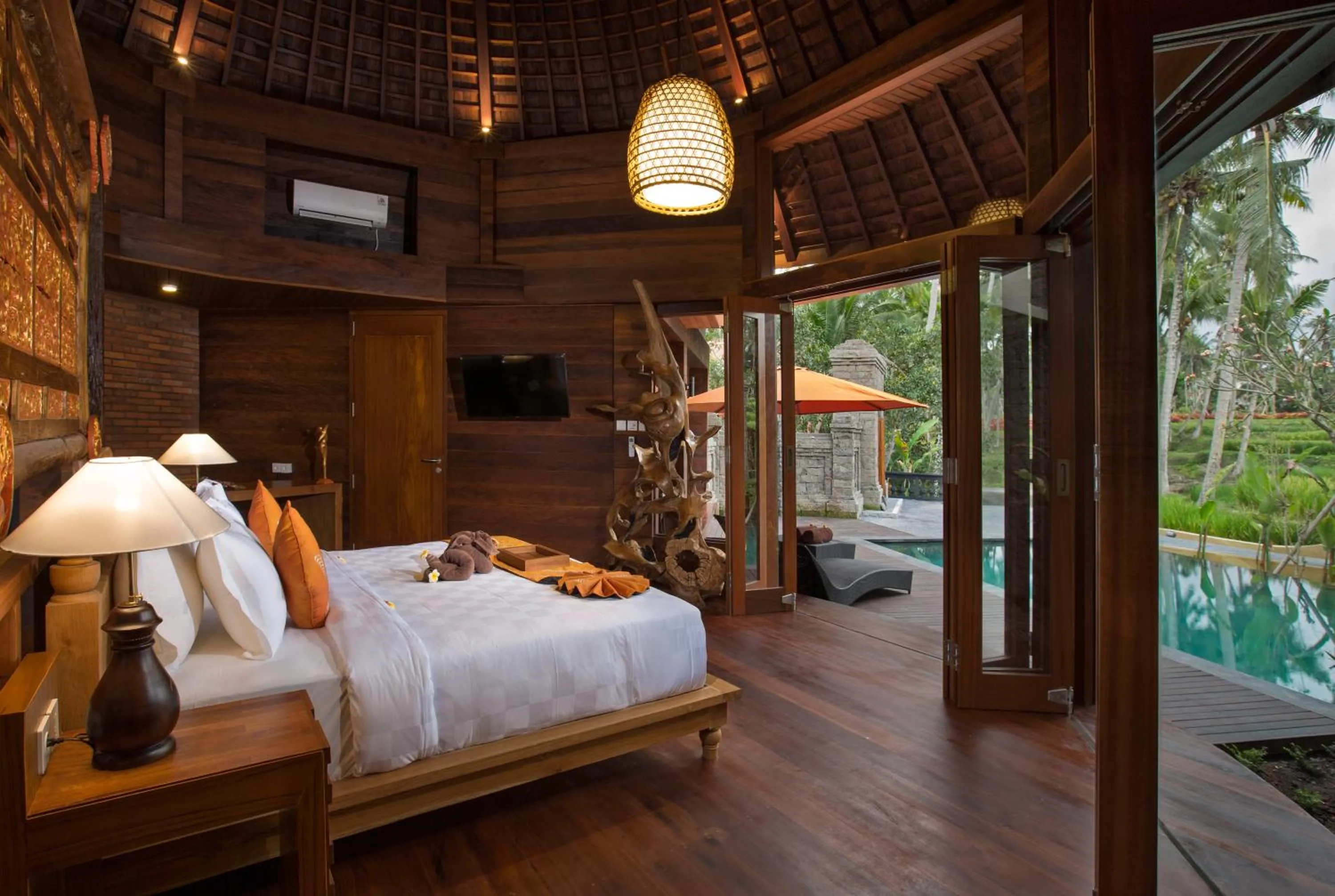 Photo of the whole room, Bed in Green Field Resort Ubud
