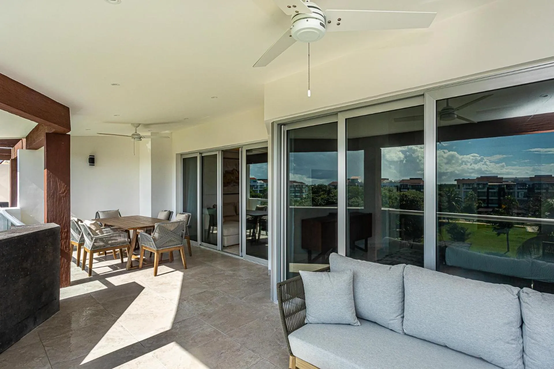 Mareazul Beach Front Condos At playa del Carmen