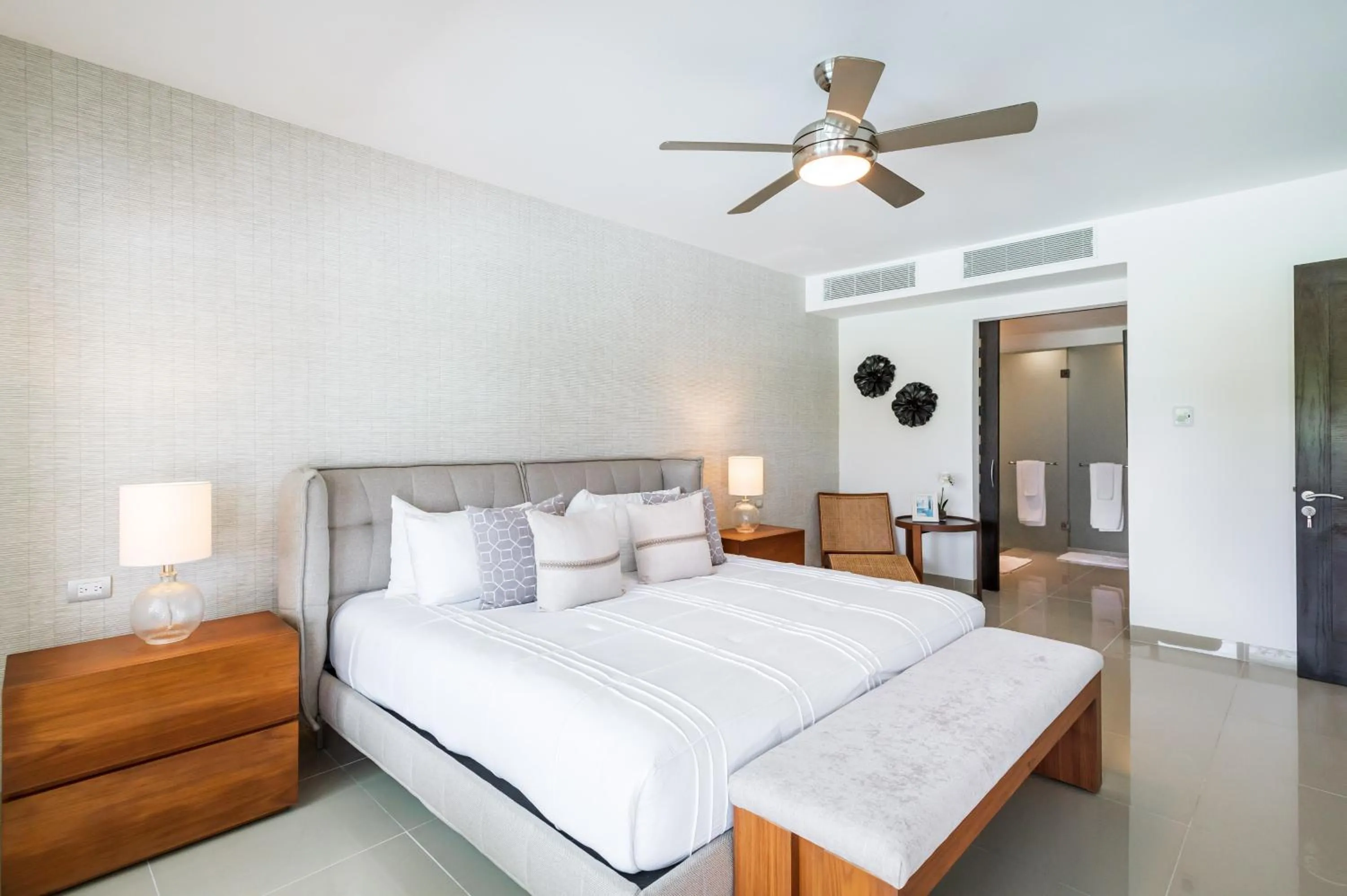 Bedroom, Bed in Mareazul Beach Front Condos At playa del Carmen