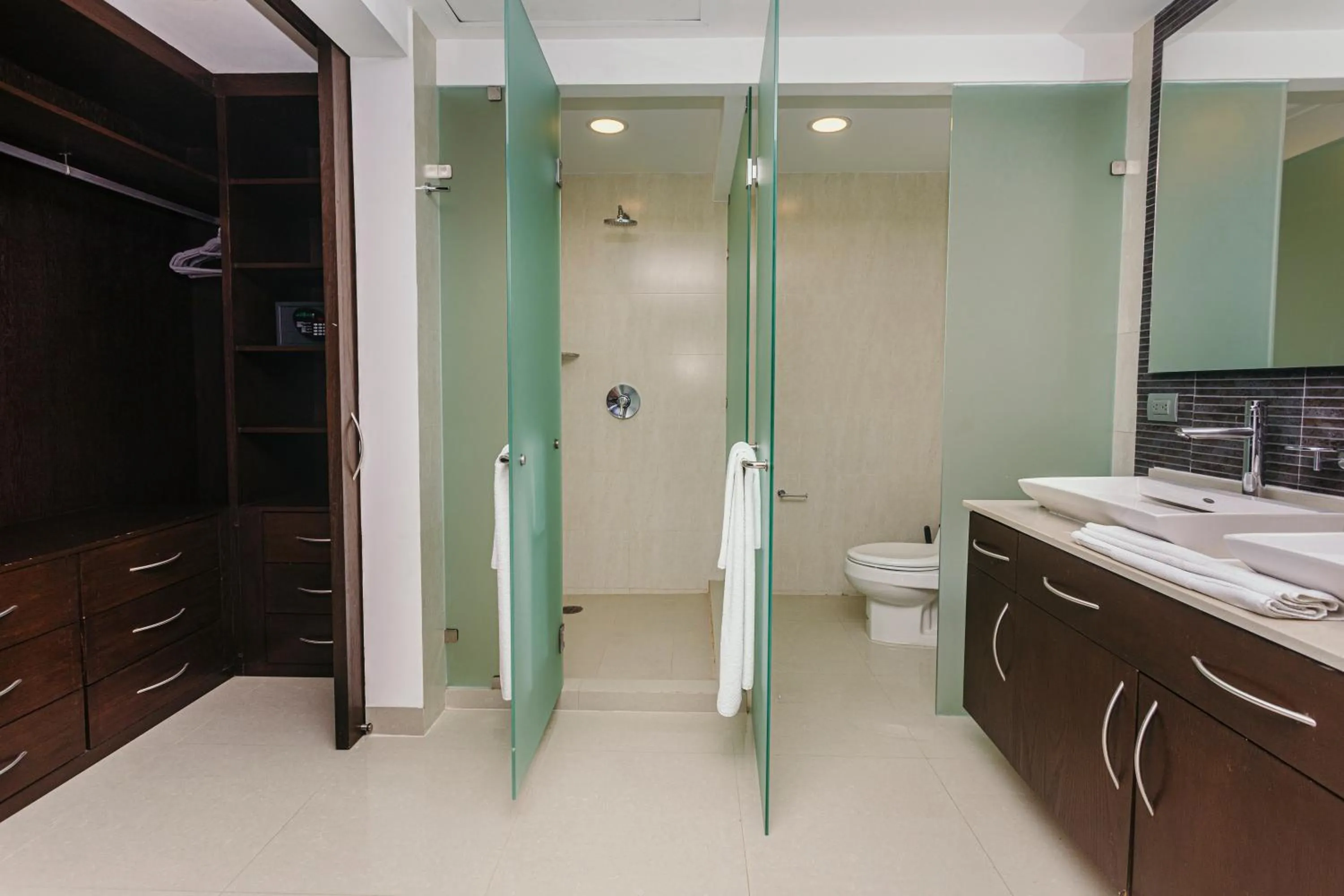 Mareazul Beach Front Condos At playa del Carmen