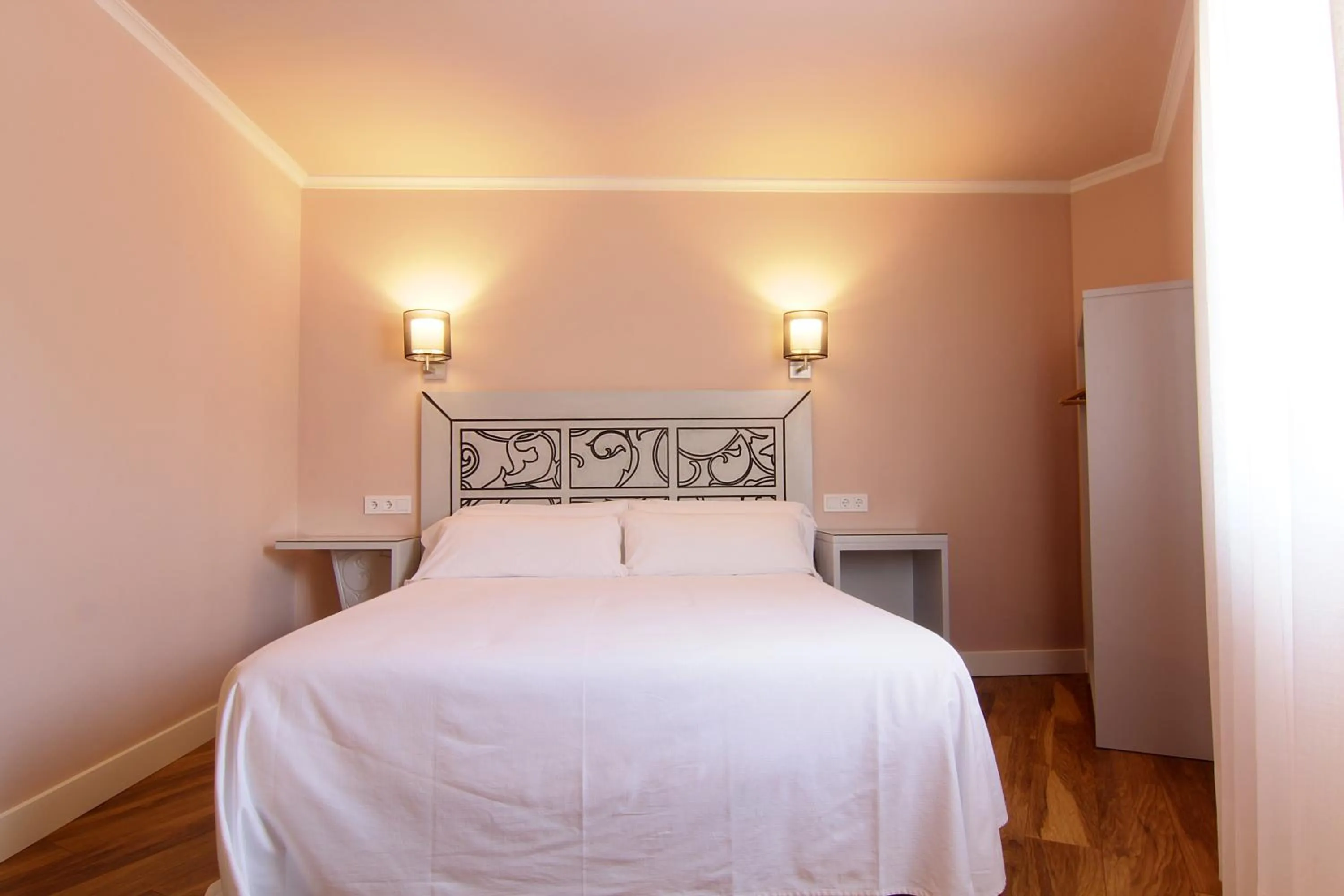 Bed in Hostal Los Castañuelos