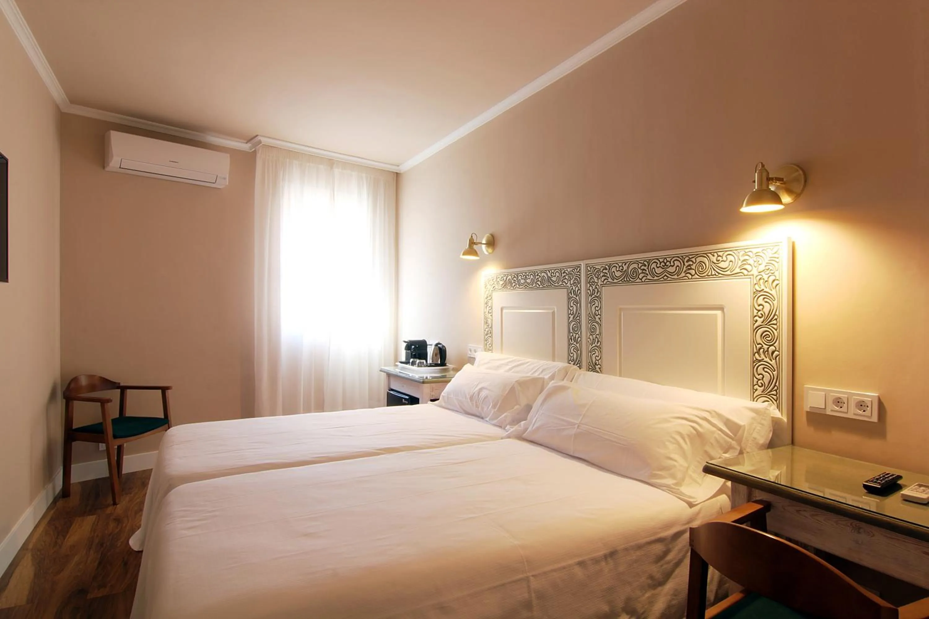 Bed in Hostal Los Castañuelos