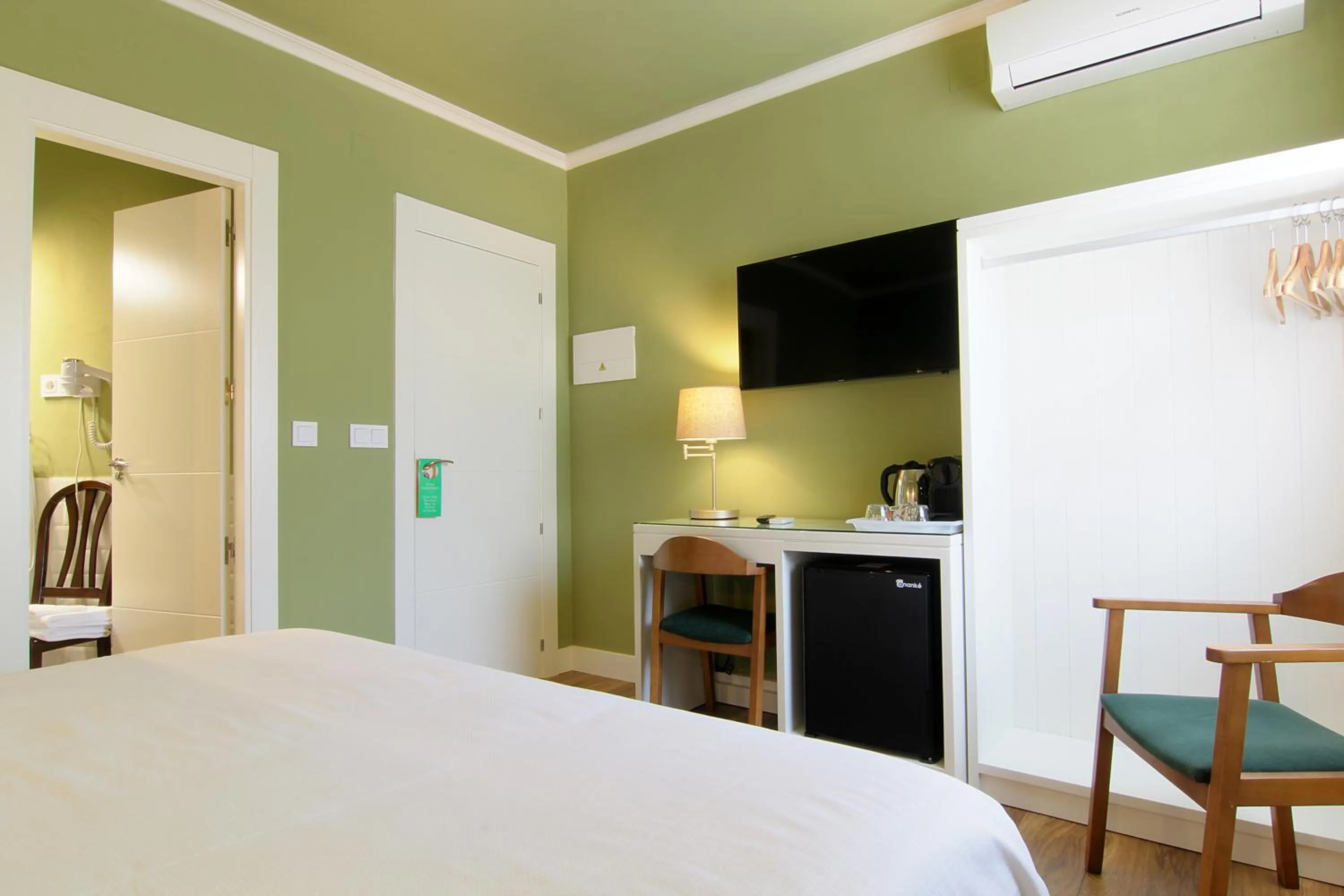 Bed in Hostal Los Castañuelos