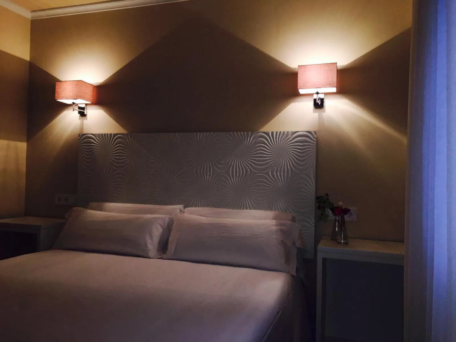 Photo of the whole room, Bed in Hostal Los Castañuelos