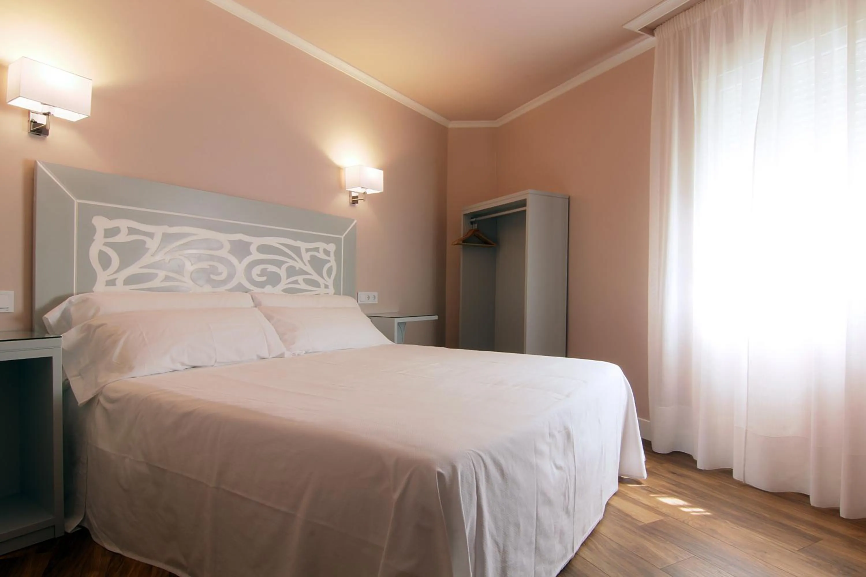 Bed in Hostal Los Castañuelos