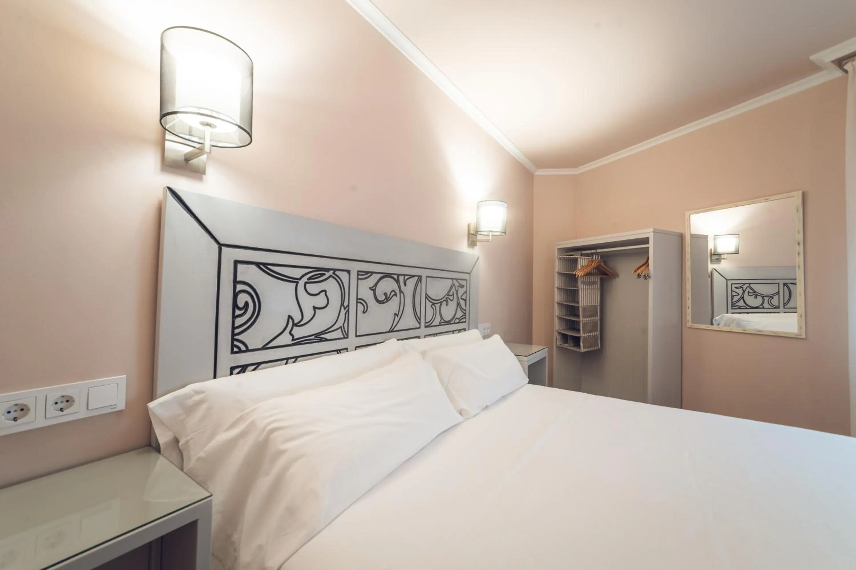 Bed in Hostal Los Castañuelos