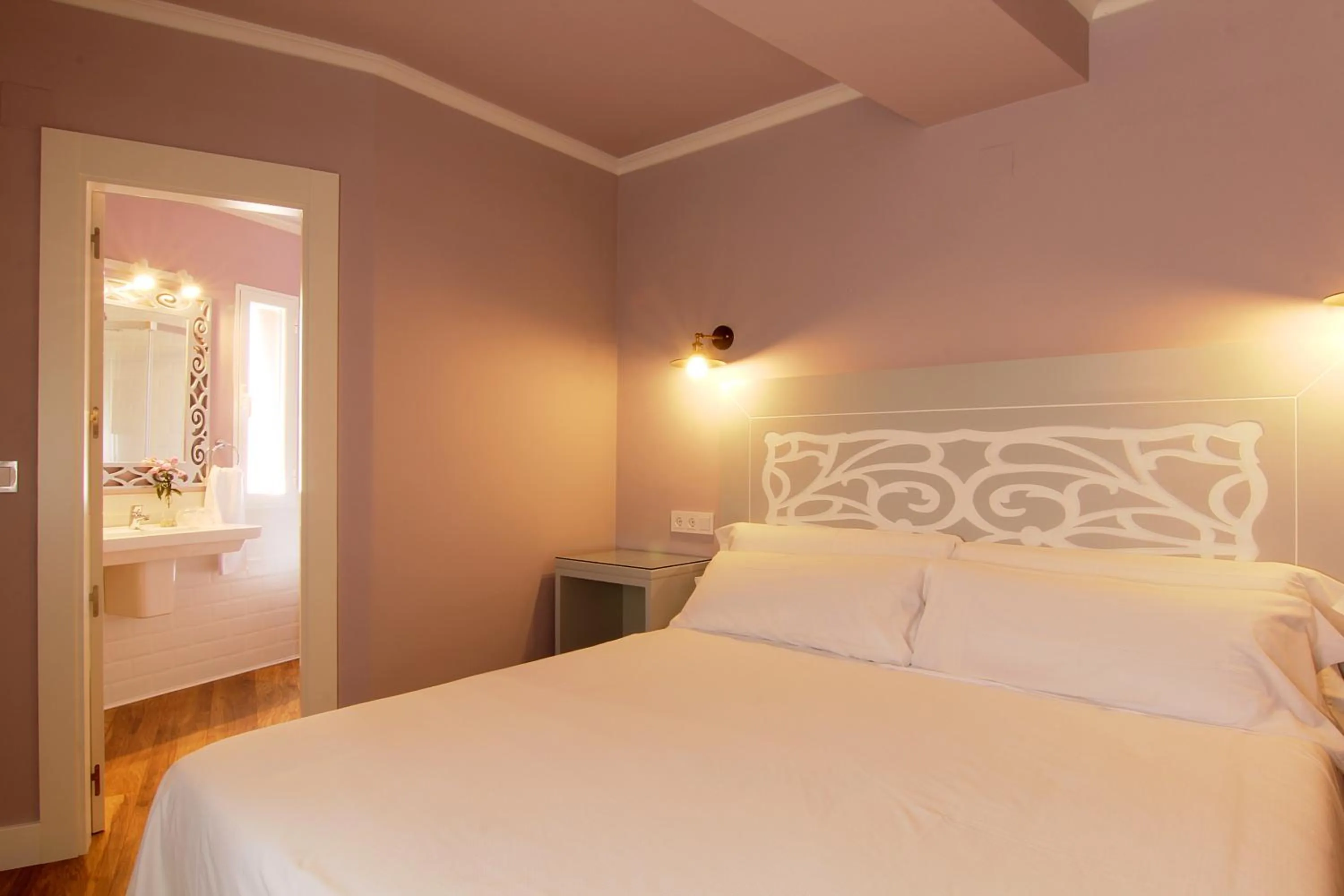 Bed in Hostal Los Castañuelos