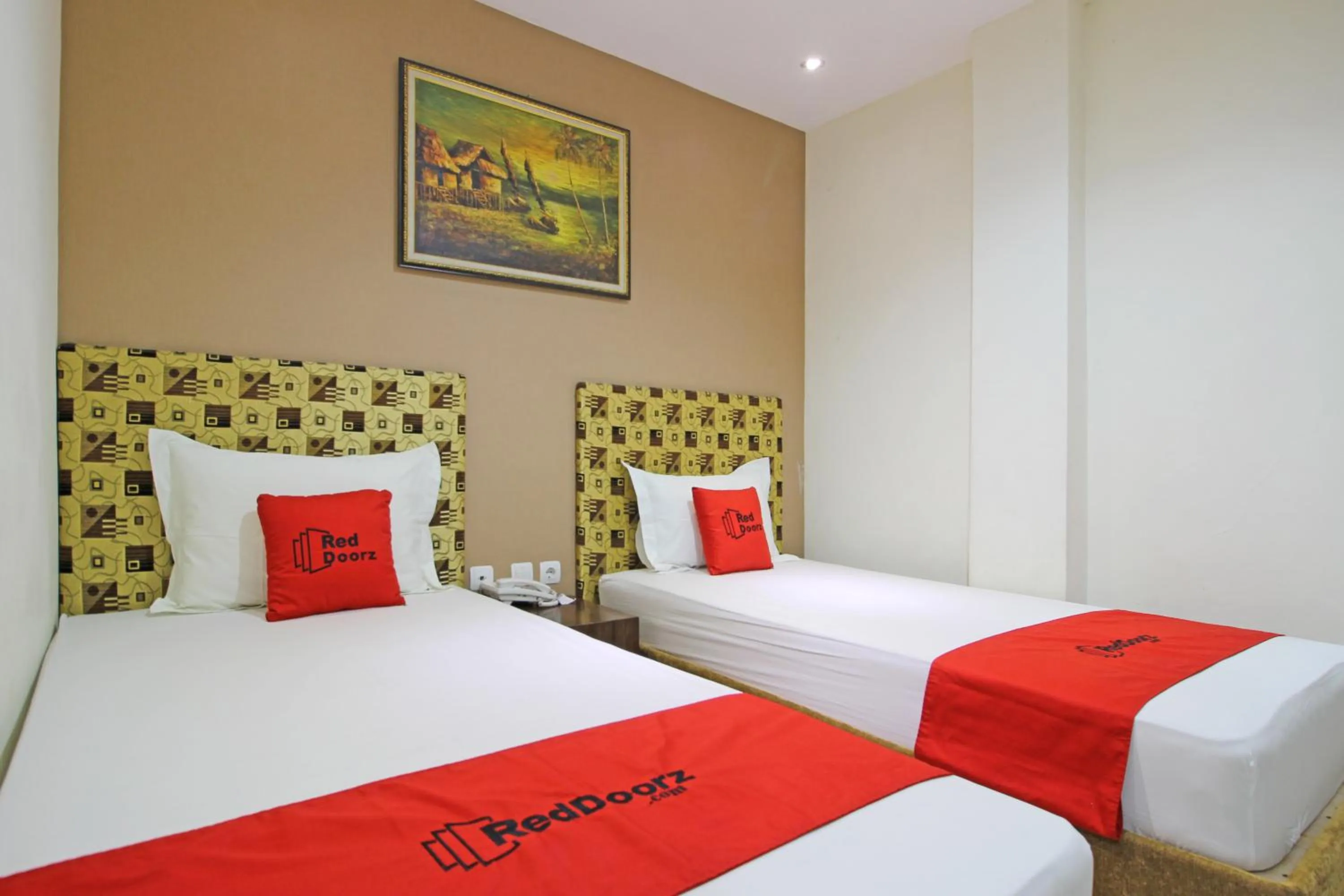Bedroom, Bed in RedDoorz near UNS Solo