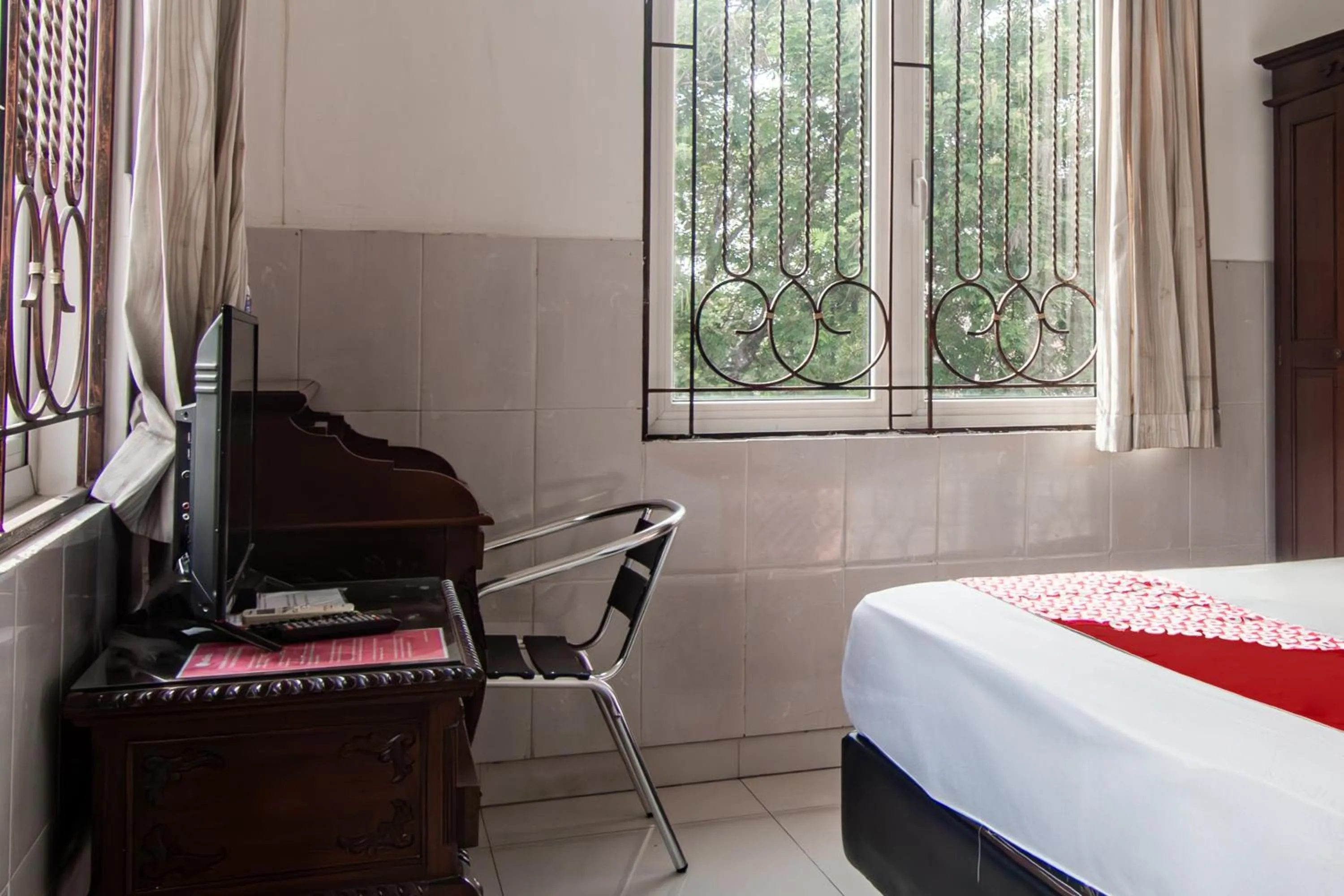 Bedroom in RedDoorz @ Permata Sari Karawaci