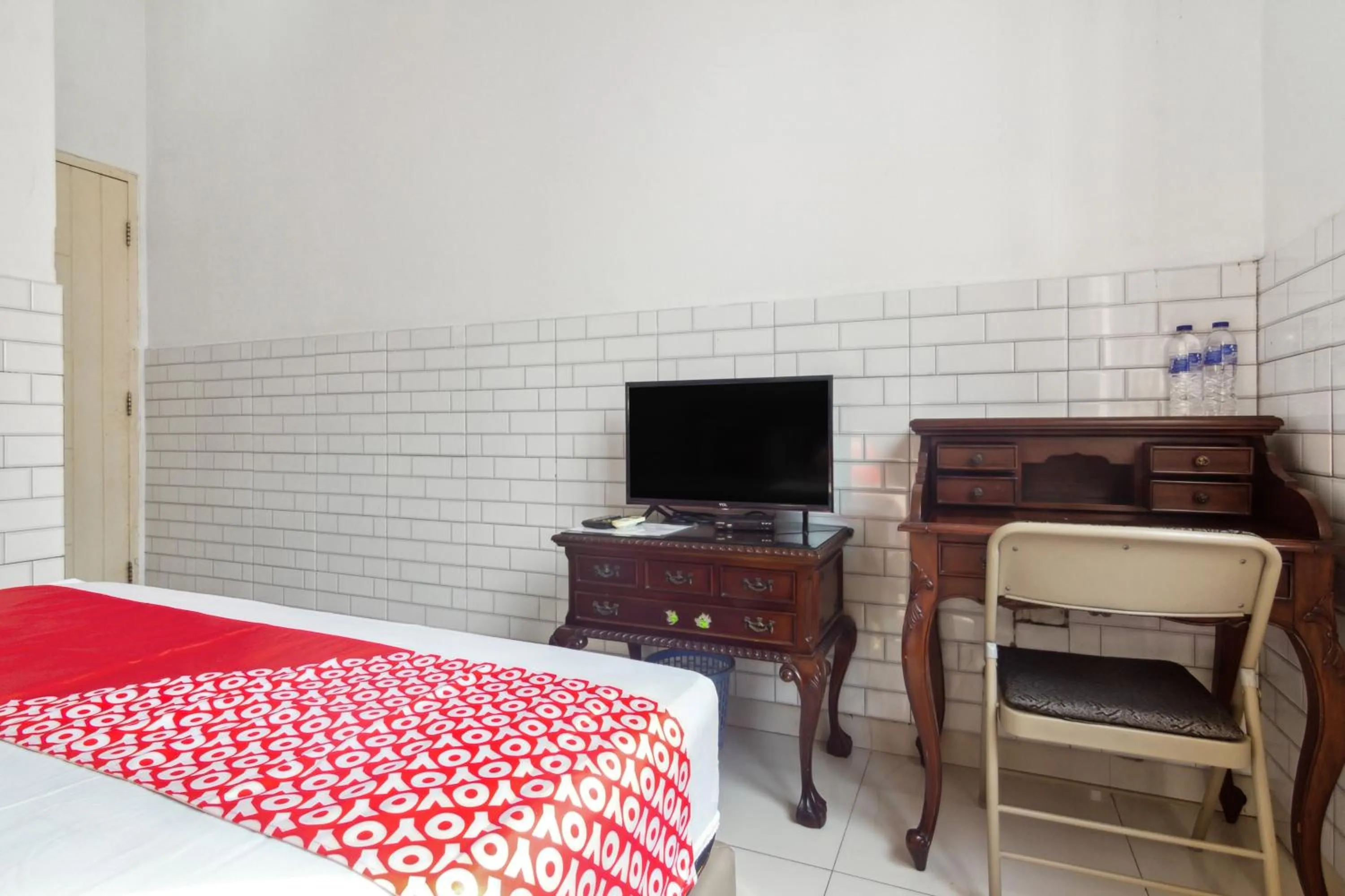 Bedroom in RedDoorz @ Permata Sari Karawaci