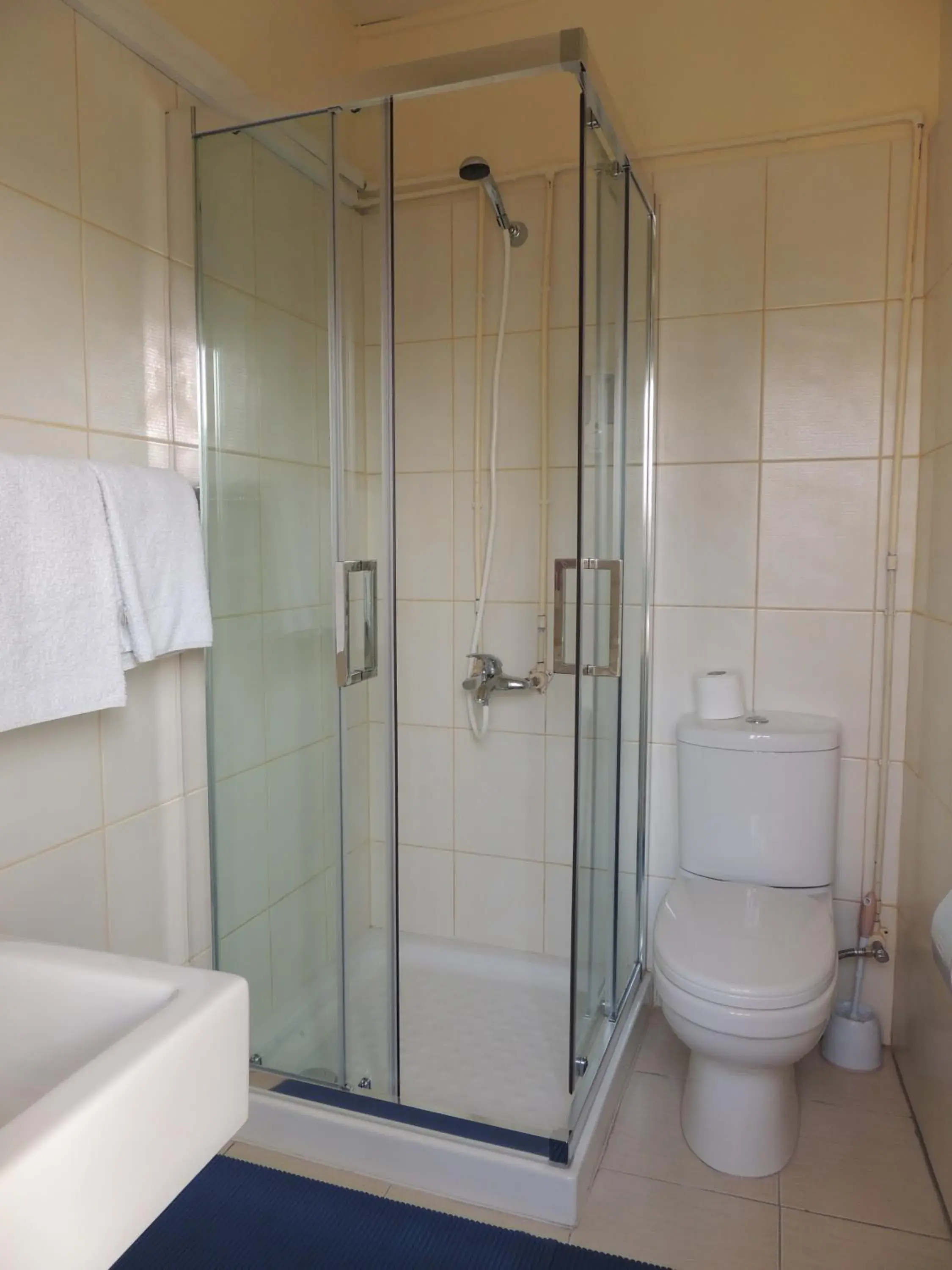 Twin Room in Delphi Hotel Twin Room in Delphi Hotel